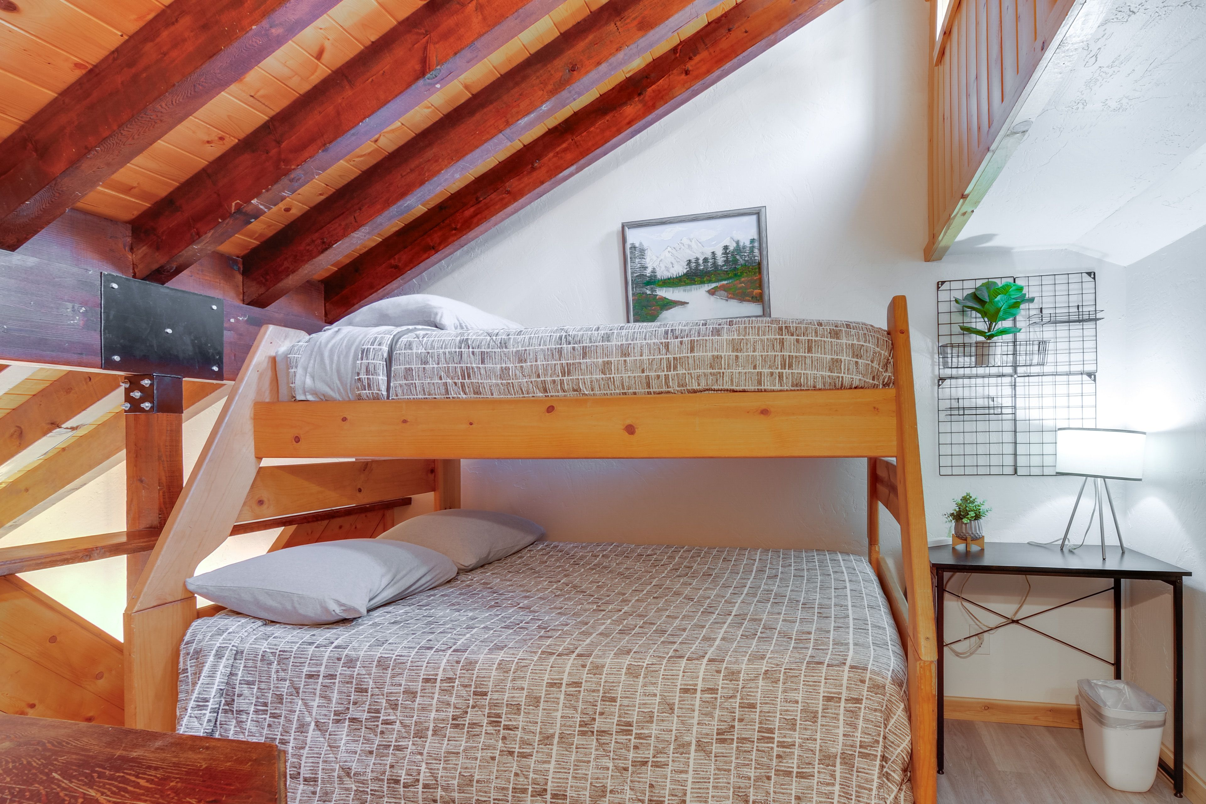 Loft | Twin/Queen Bunk Bed | Desk