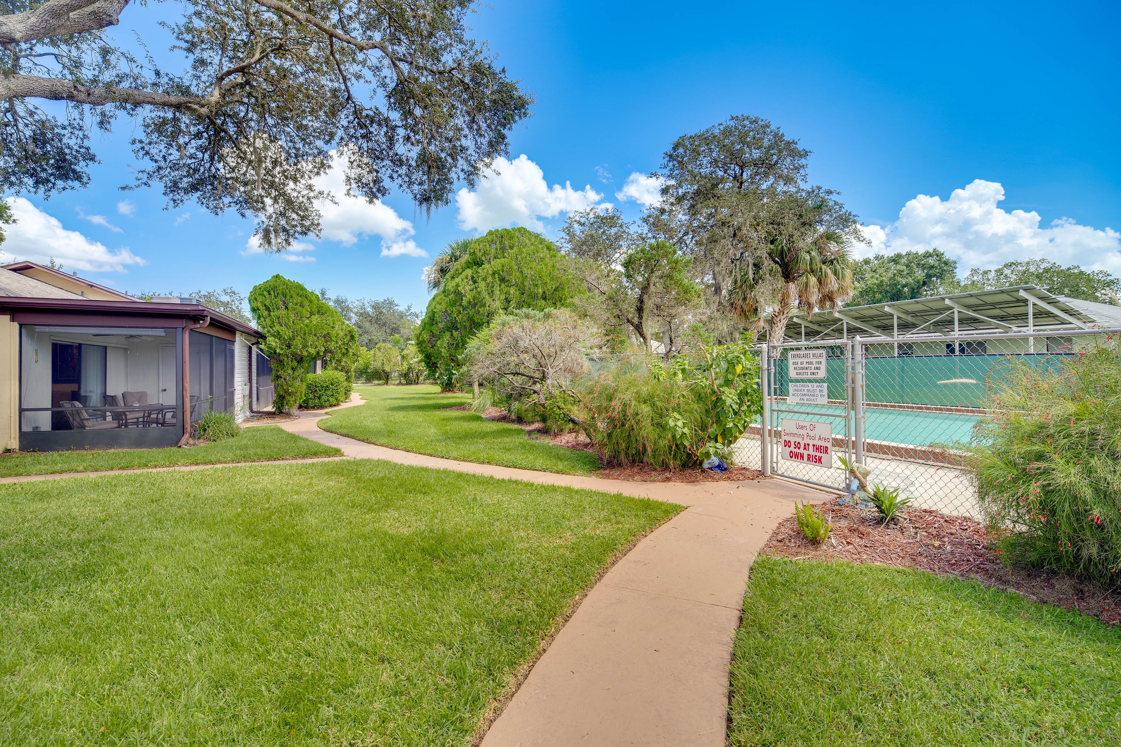 Community Amenities | Outdoor Pool