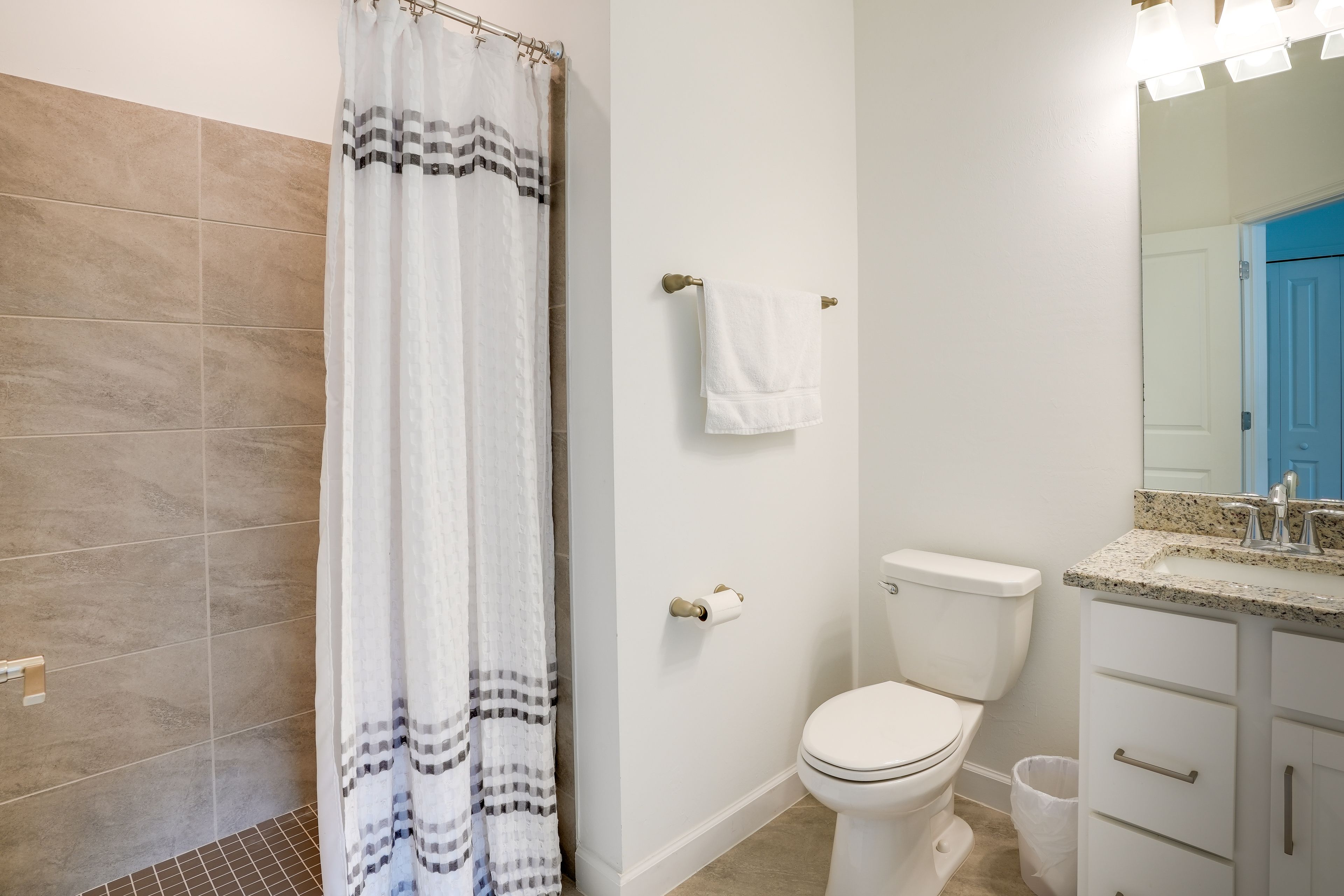 Full Bathroom