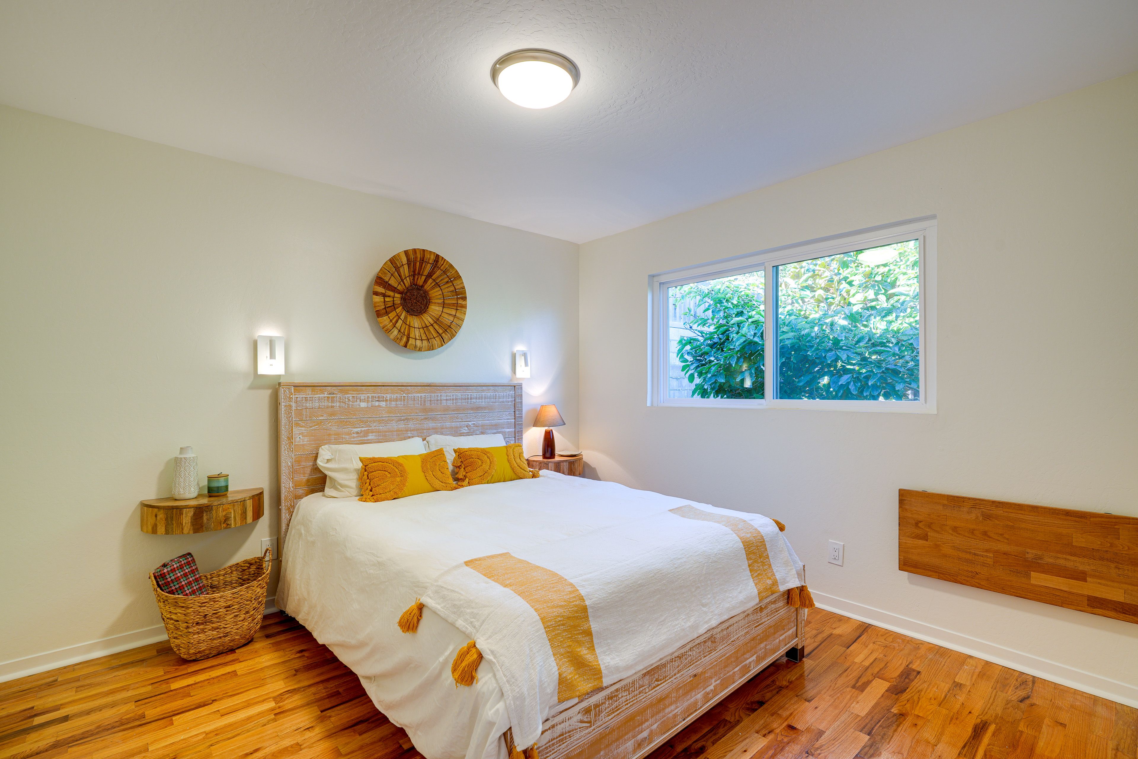 Bedroom 4 | Queen Bed