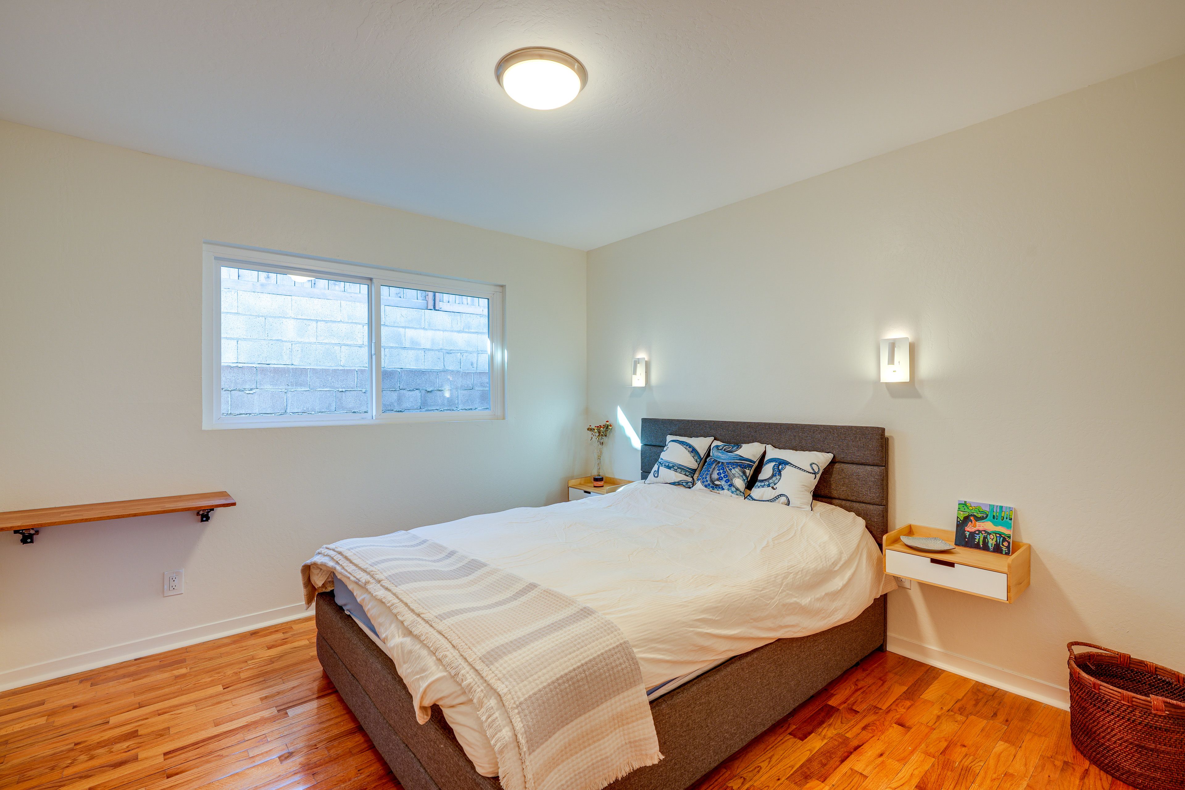 Bedroom 3 | Queen Bed