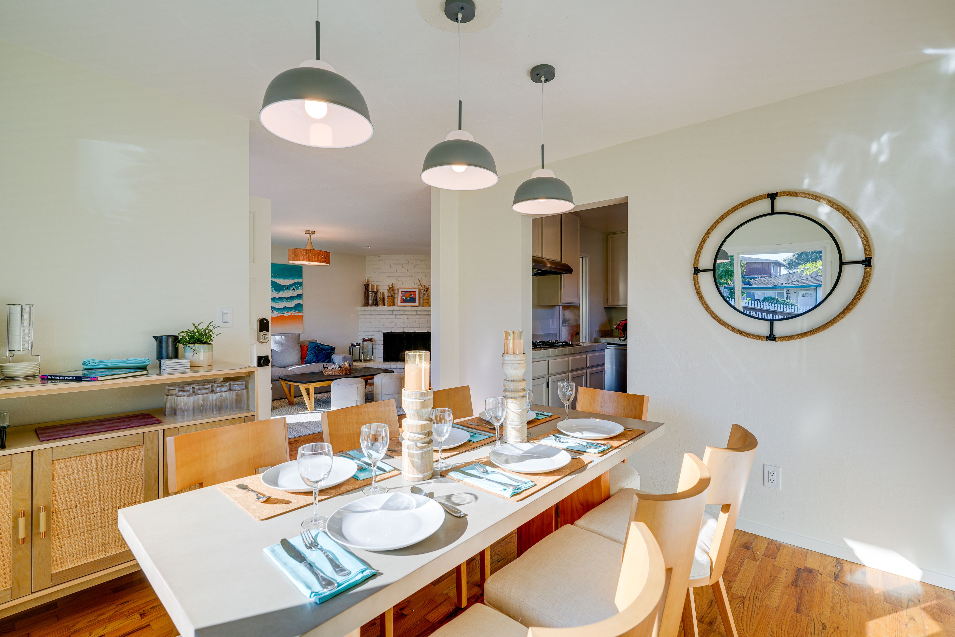 Dining Area | Full Kitchen