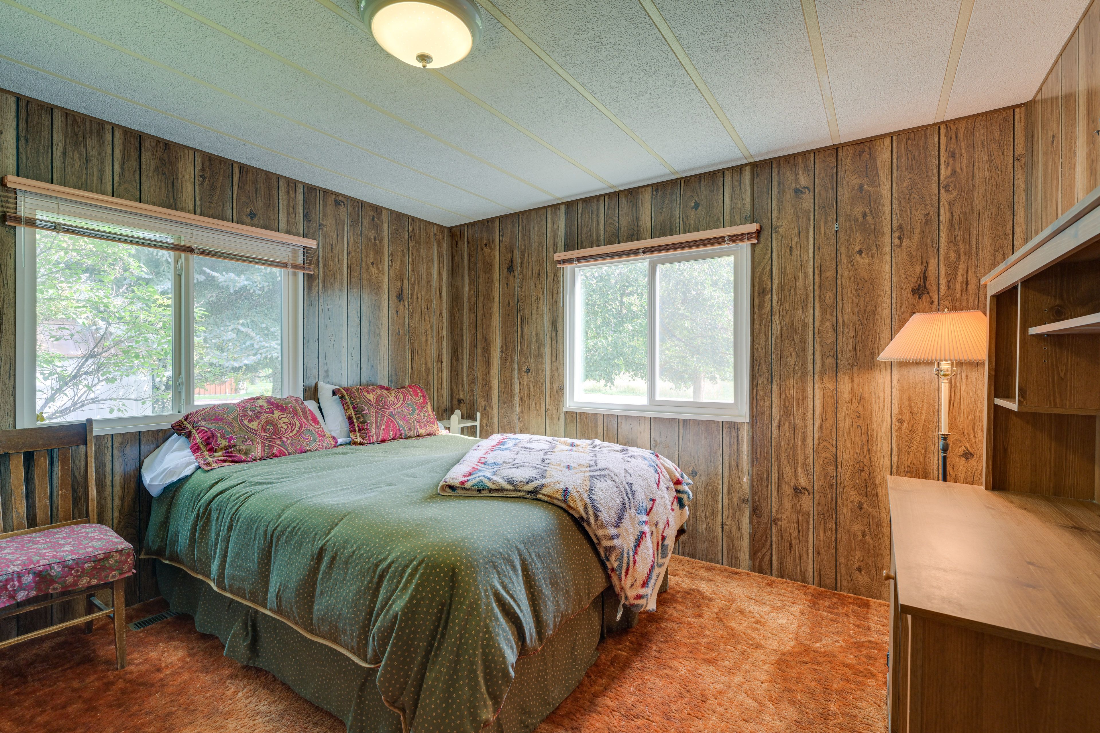 Bedroom 2 | Queen Bed