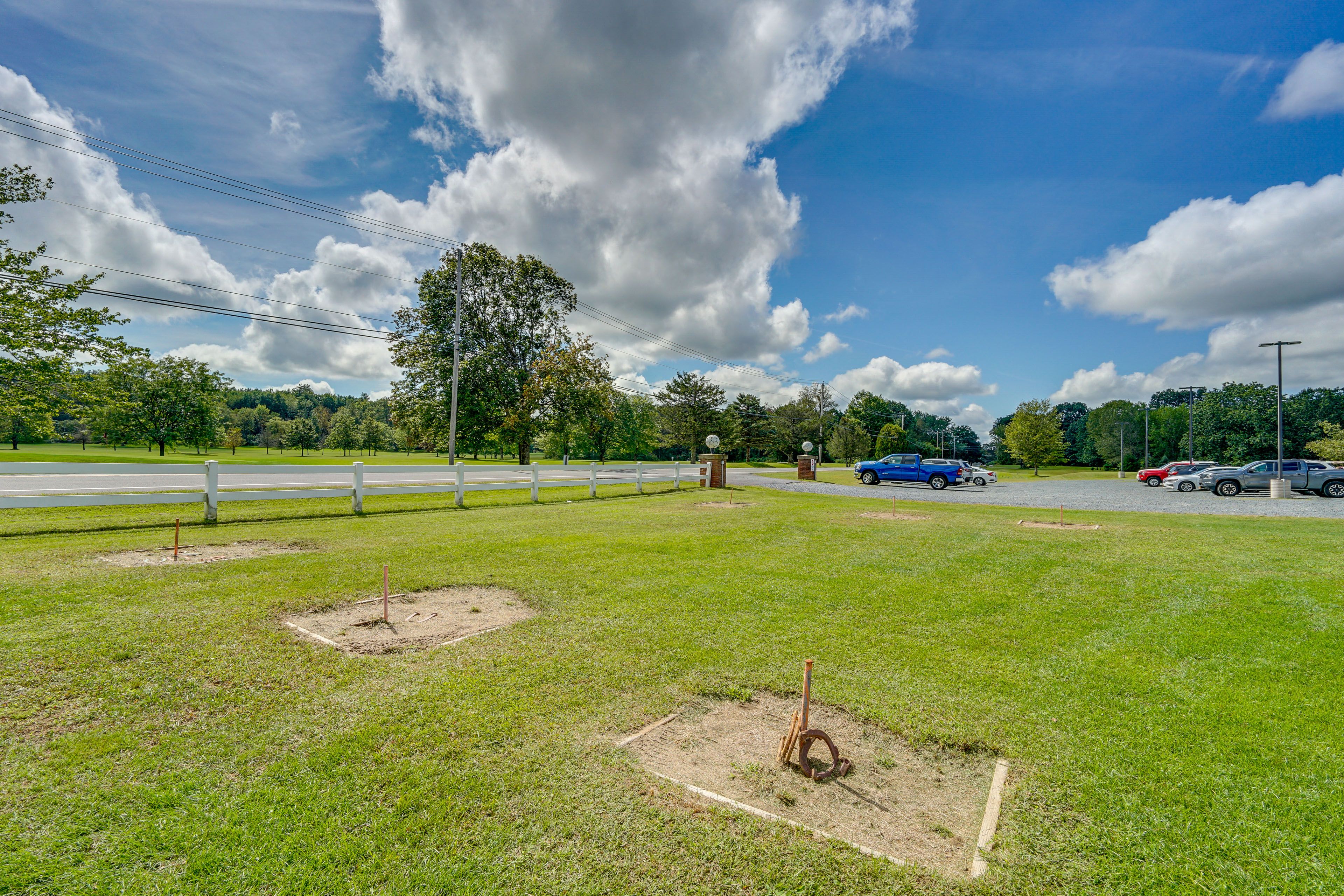 House Exterior | Private Yard | Horseshoes