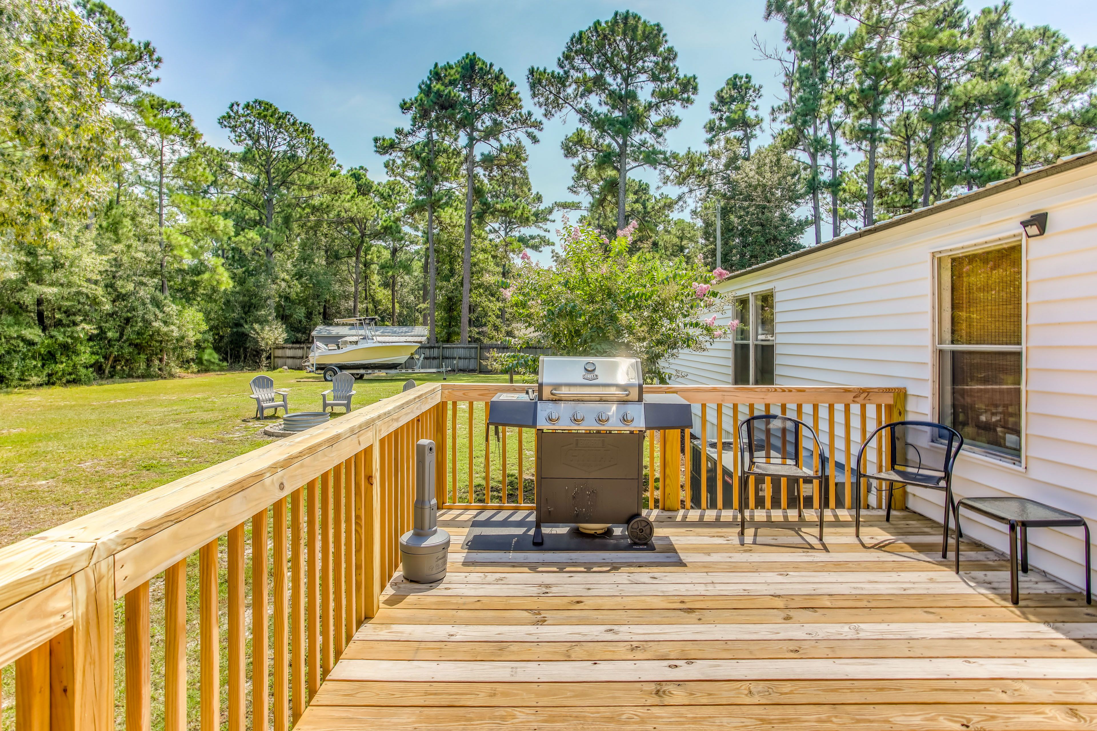 Rear Deck | Single-Story House | 6 Mi to Sloop Point Marina