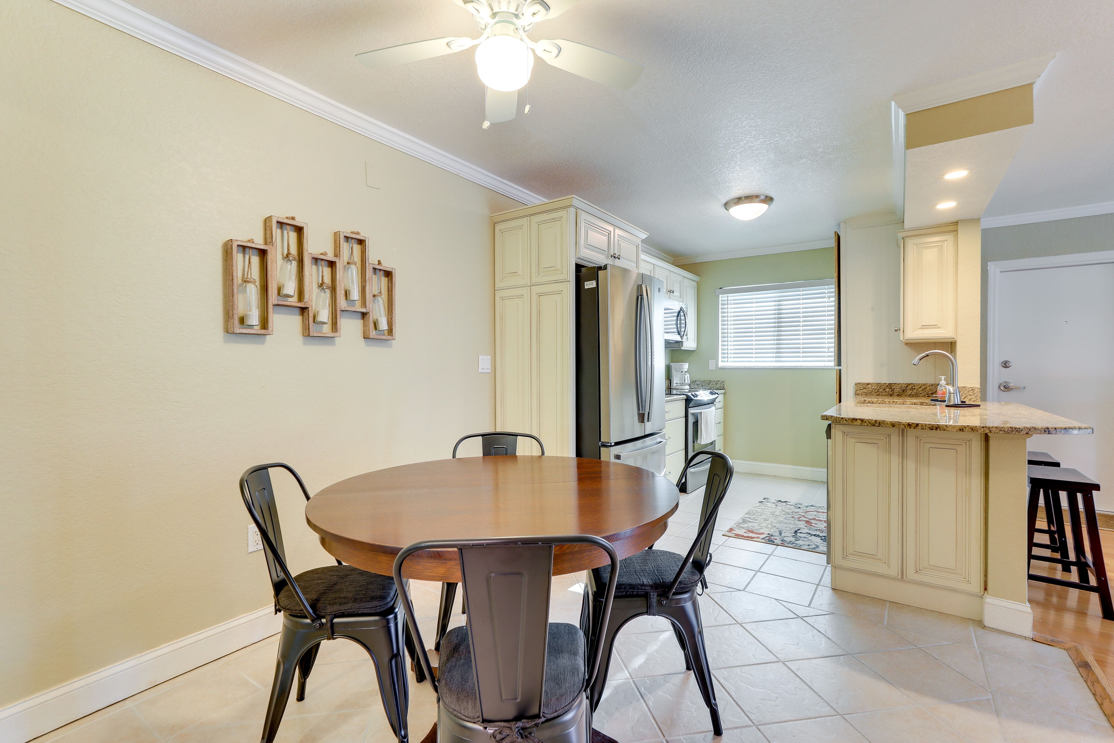 Dining Area | Dishware/Flatware