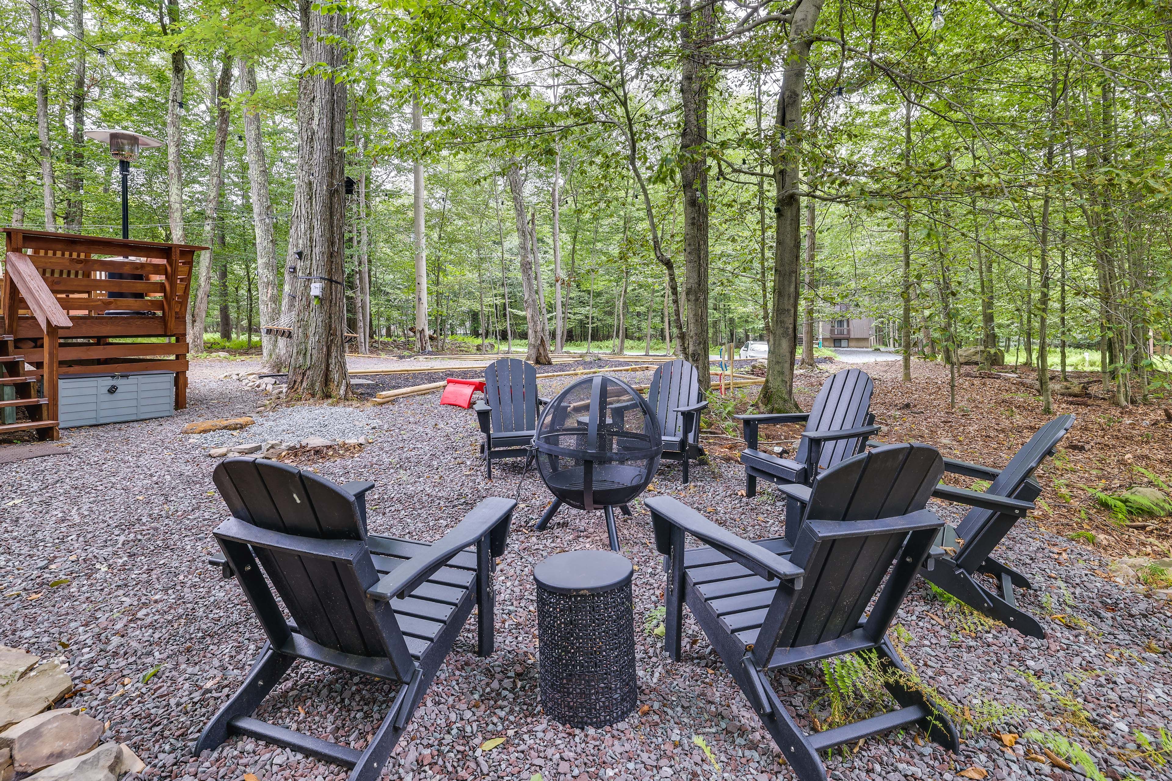 Private Deck | Fire Pit | Charcoal Grill | Sauna | Outdoor Games | Kayaks/Bikes