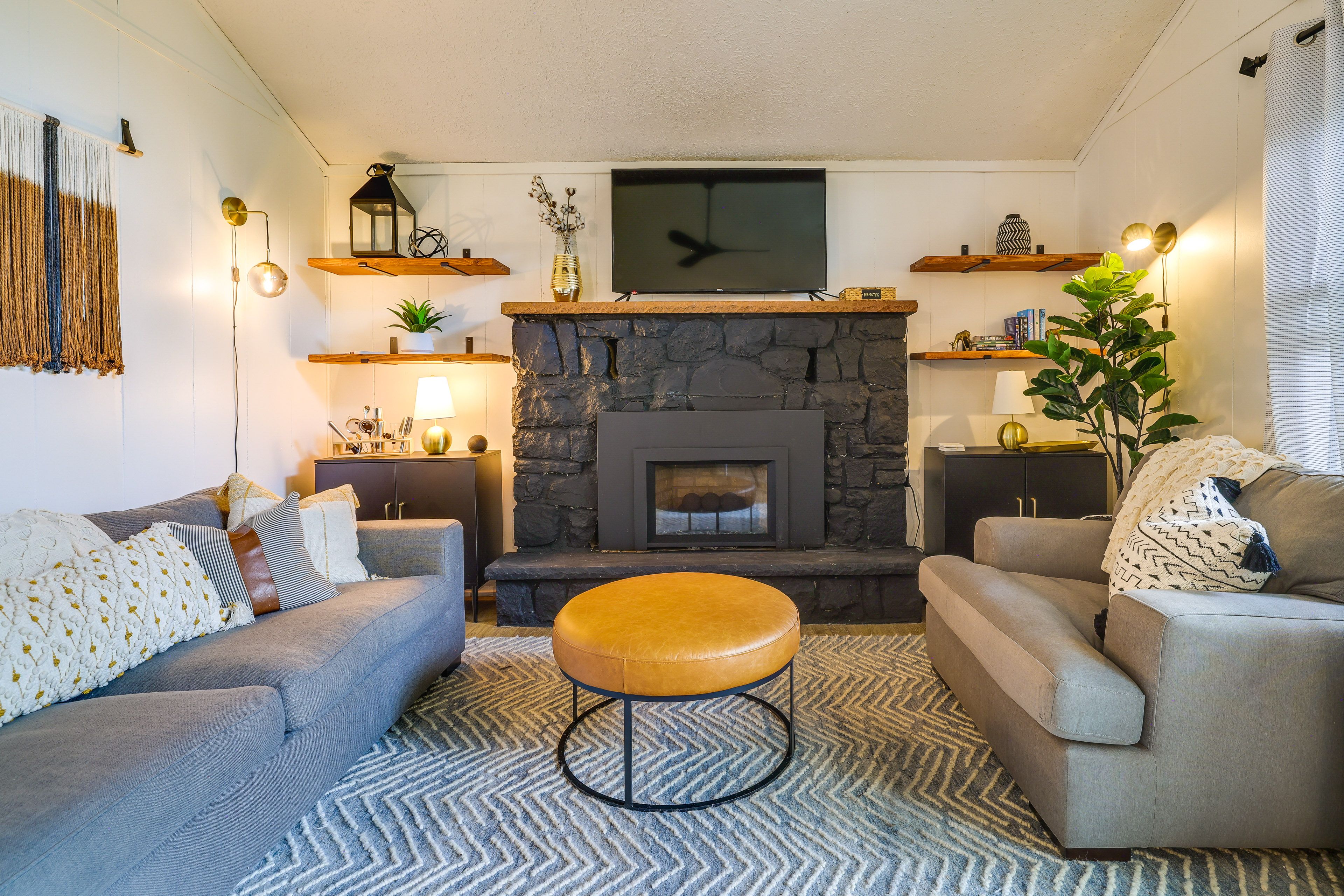Living Area | Free WiFi | Smart TV | Fireplace | Electric Heating & A/C Units