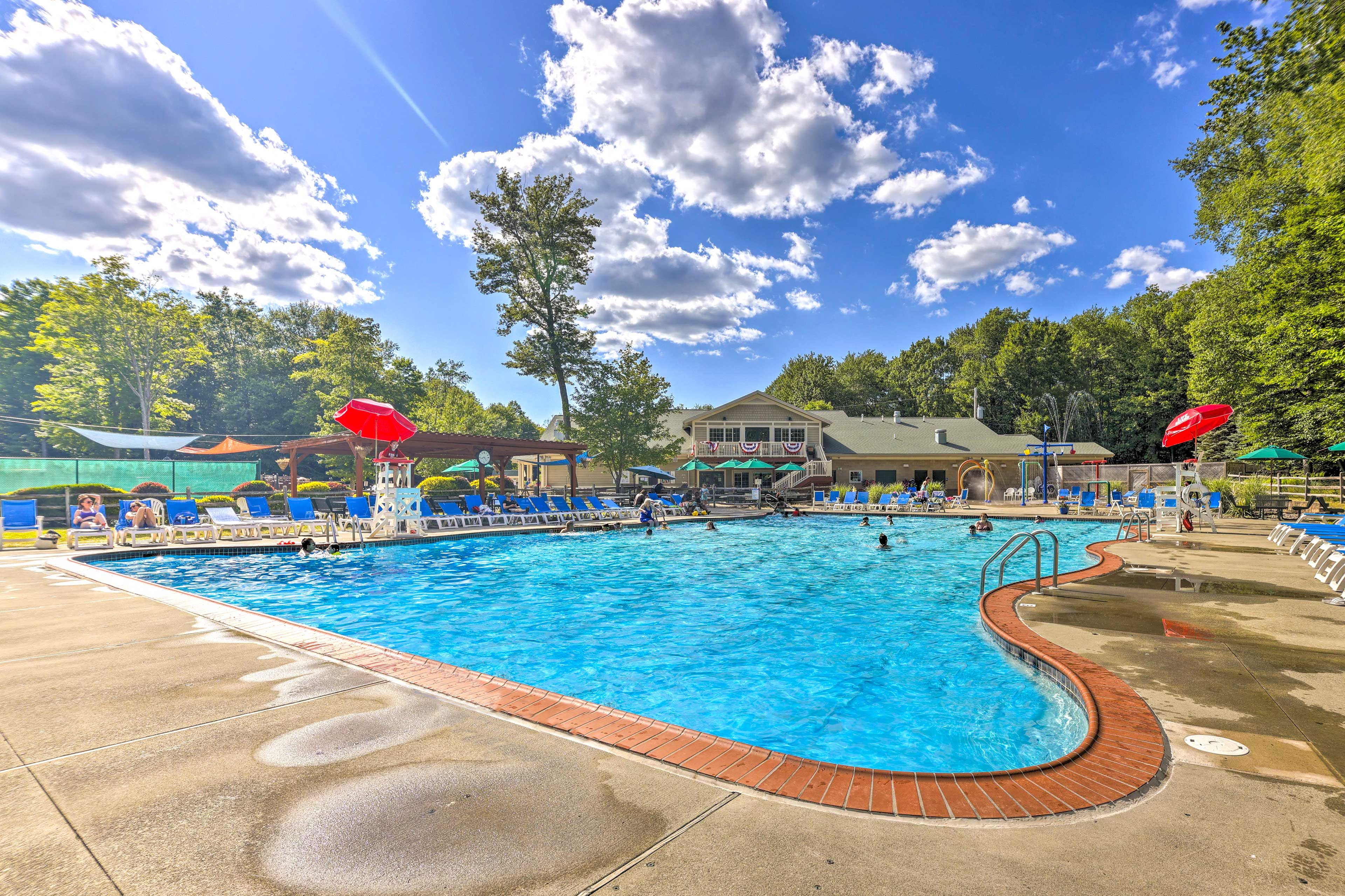 Community Amenities (Addt'l Fee, Paid On-Site)