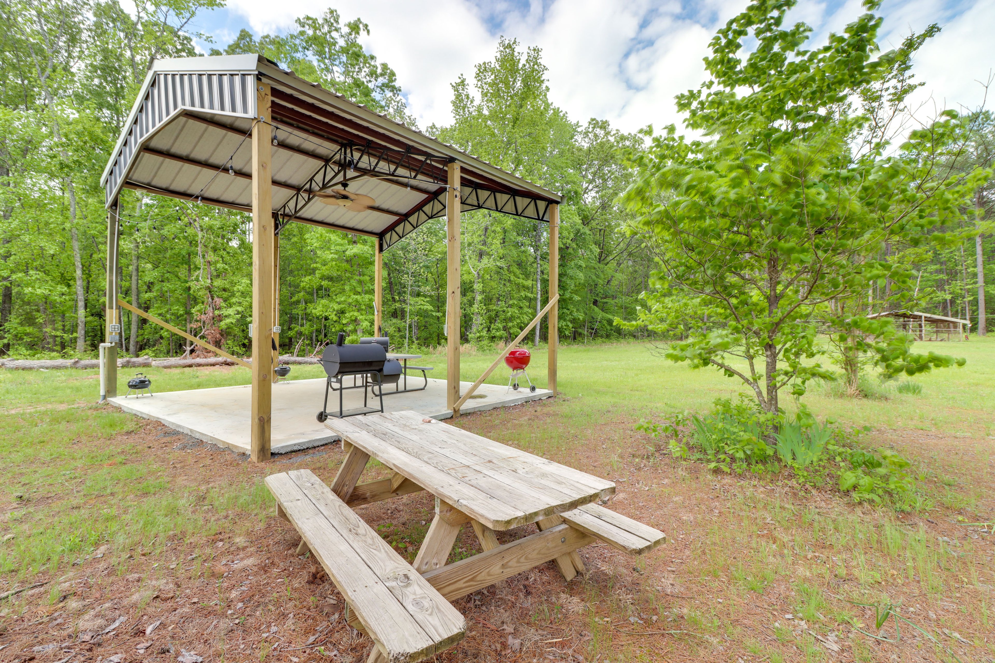 Community Amenities | Fire Pit | Playground | Volleyball Court