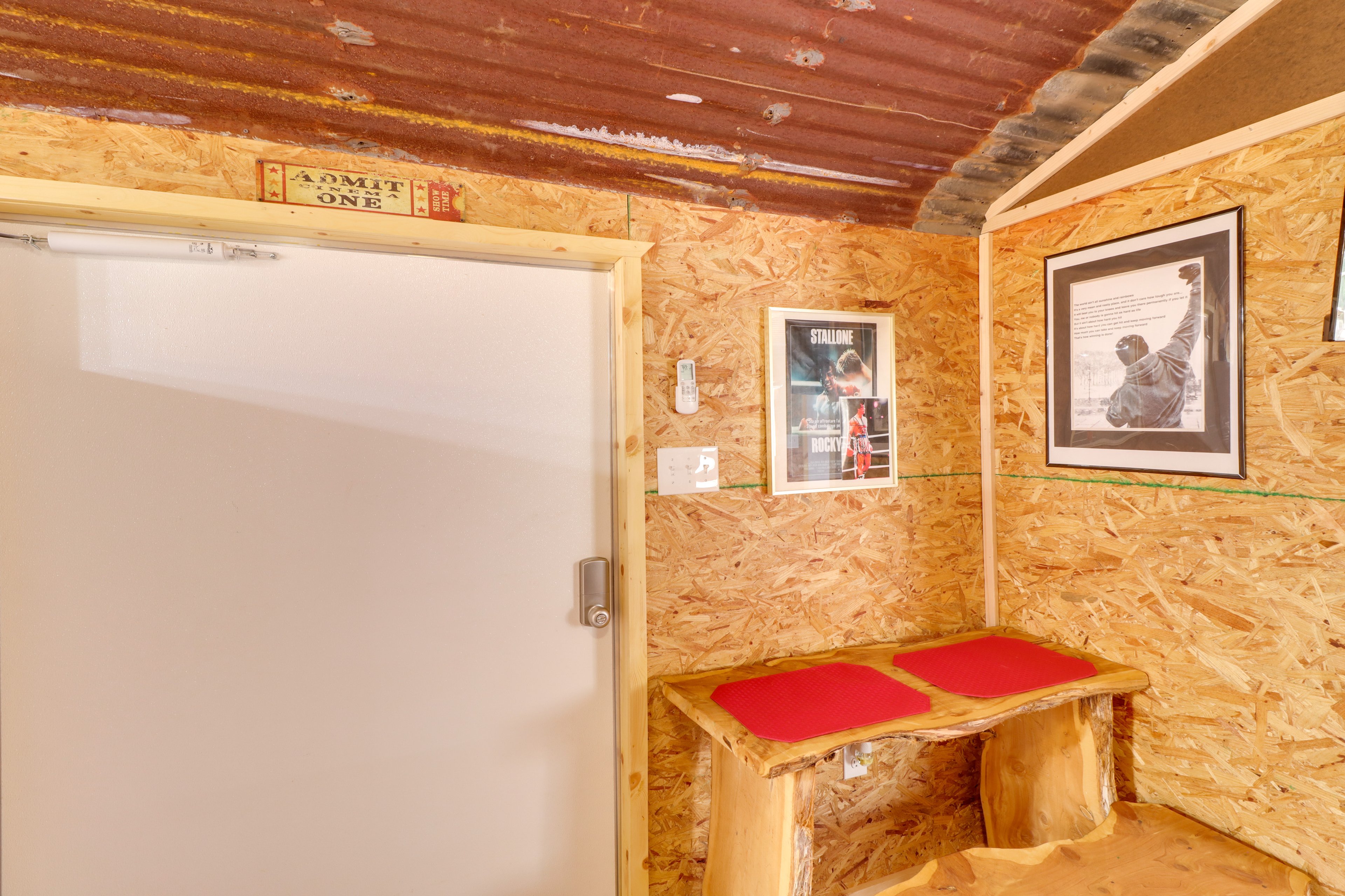 Studio | Dining Area