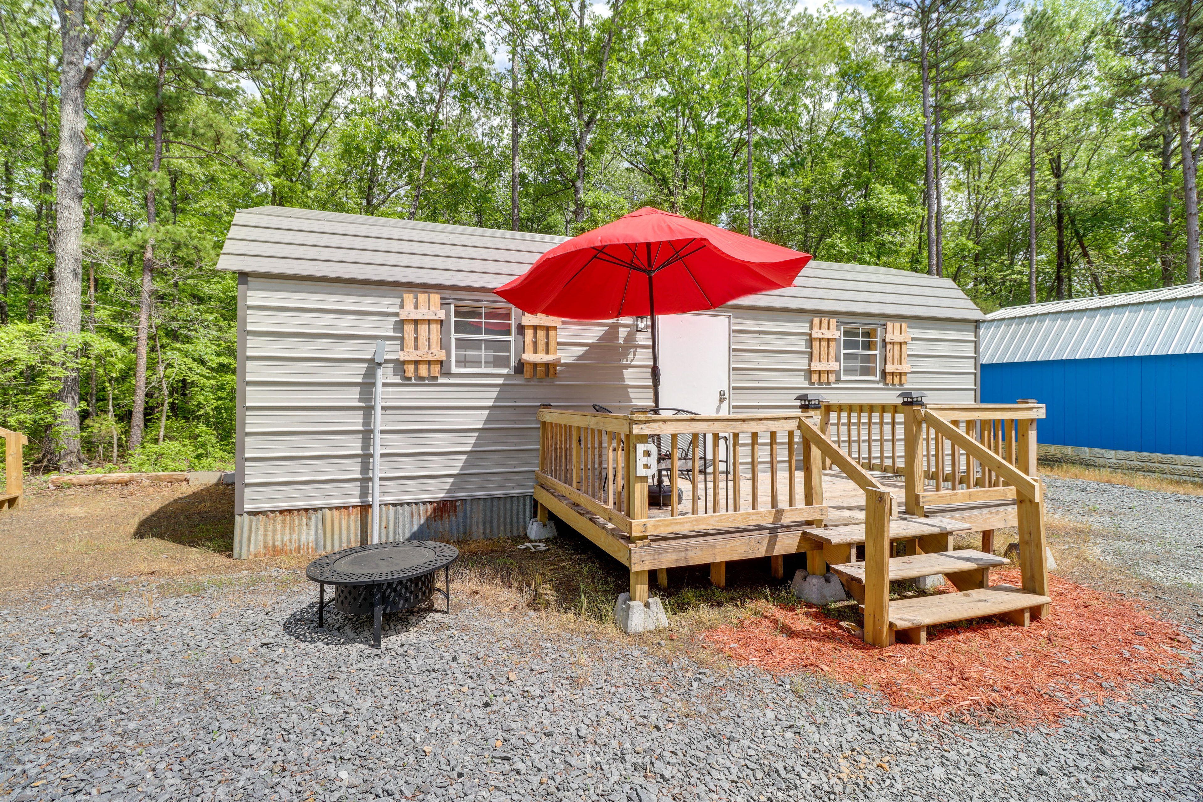Higden Vacation Rental | Studio | 1BA | 360 Sq Ft | Stairs Required