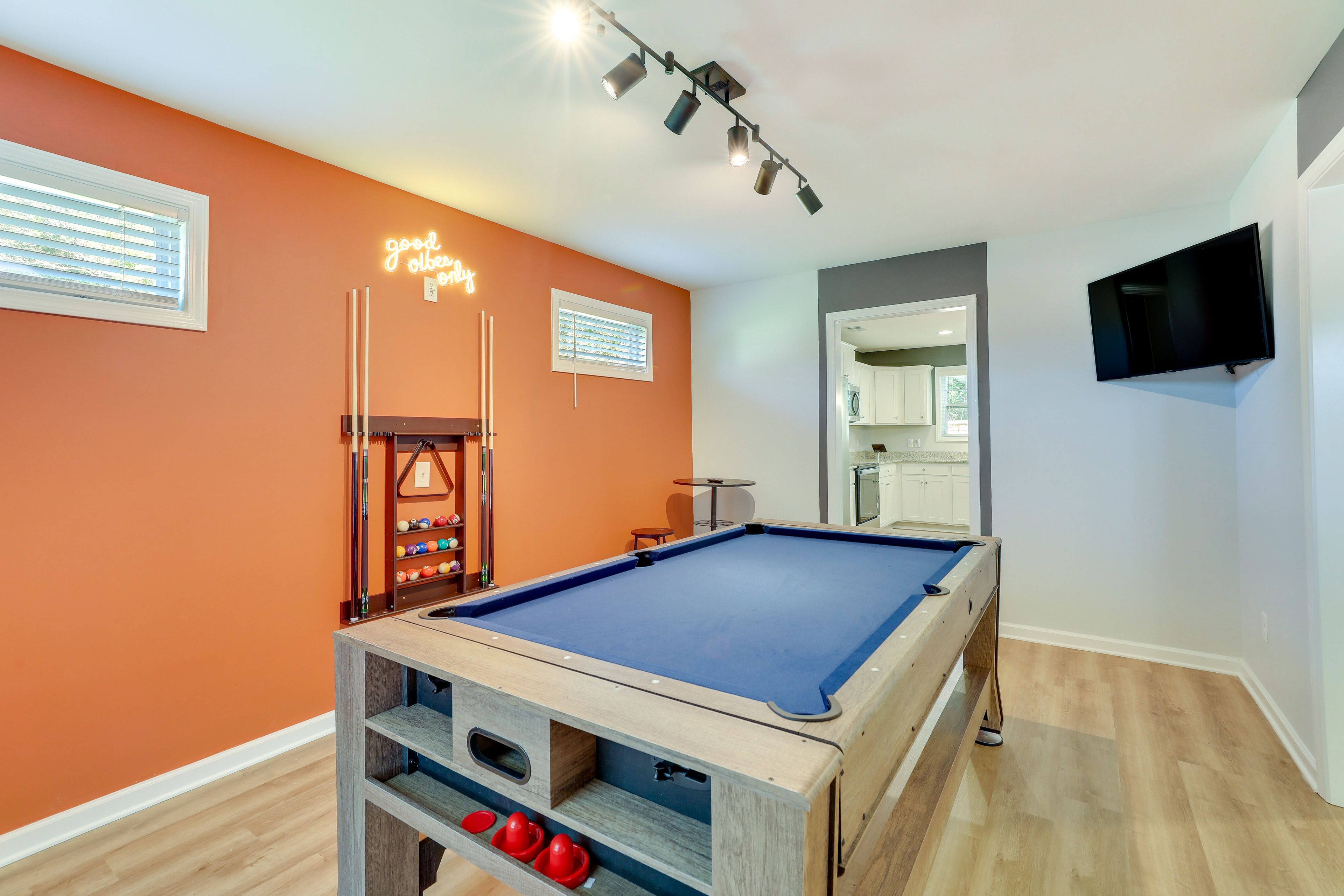 Game Room | Smart TVs