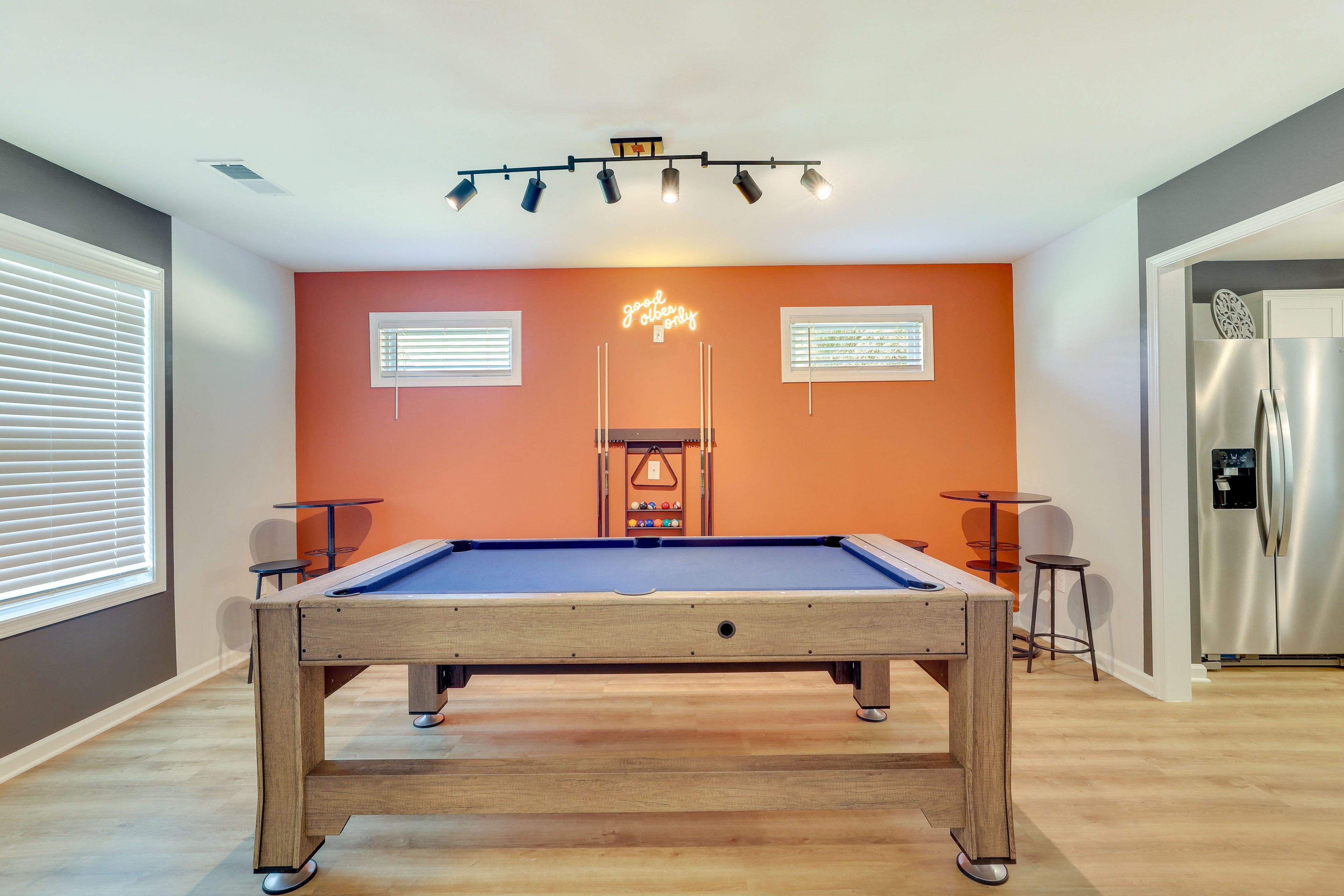 Game Room | Convertible Ping-Pong/Air Hockey Table | Free WiFi