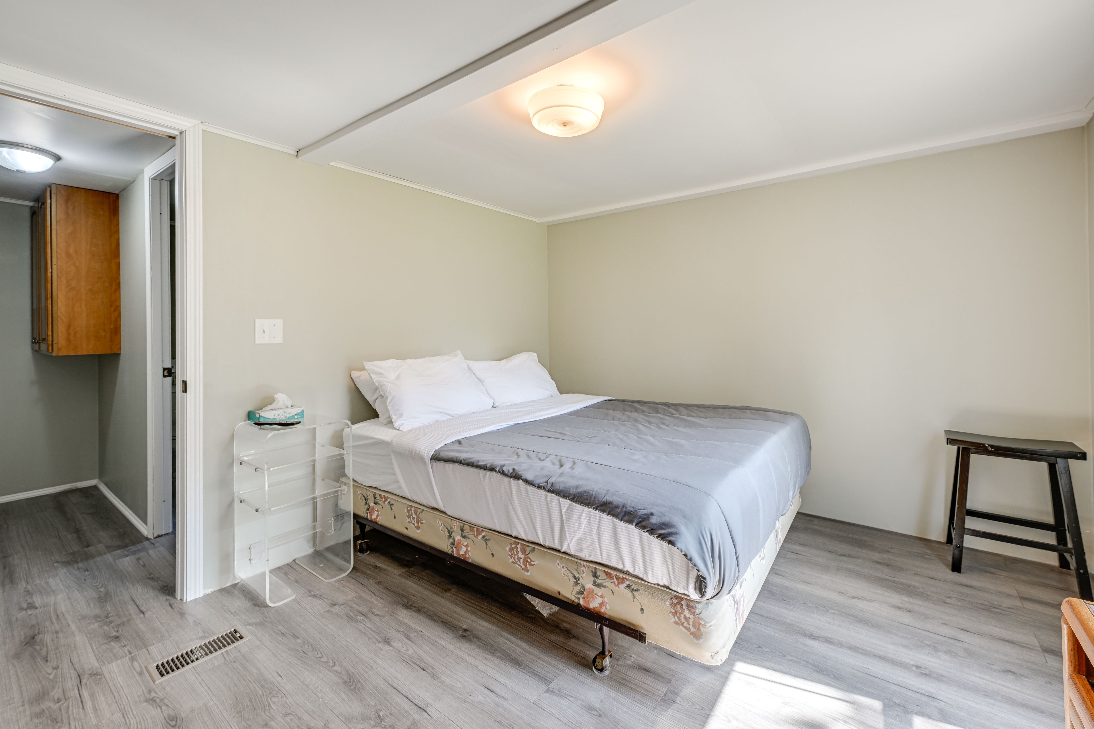Bedroom 1 | King Bed | TV
