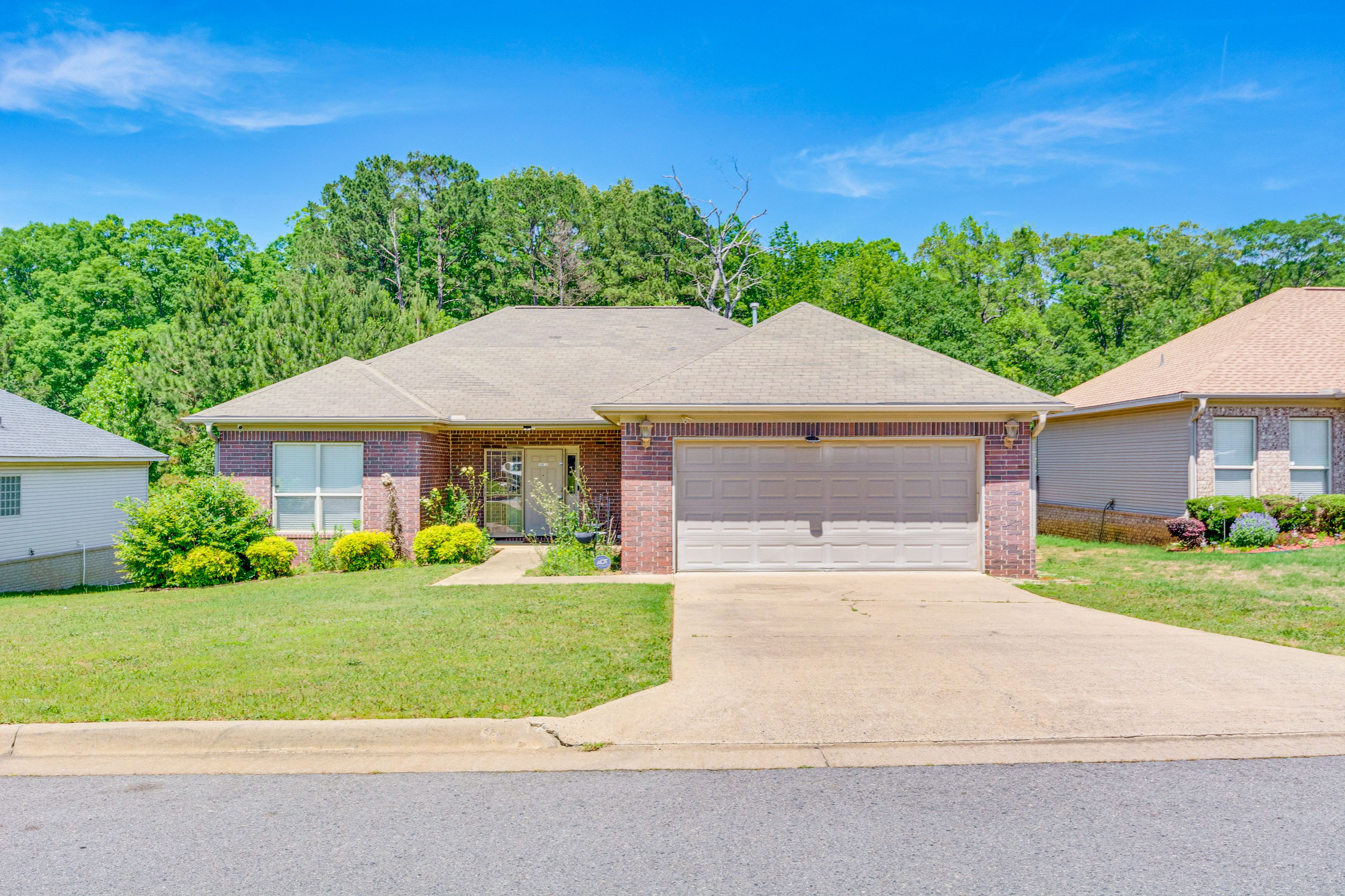 Mabelvale Vacation Rental | 3BR | 2BA | 1,700 Sq Ft | Small Step to Enter