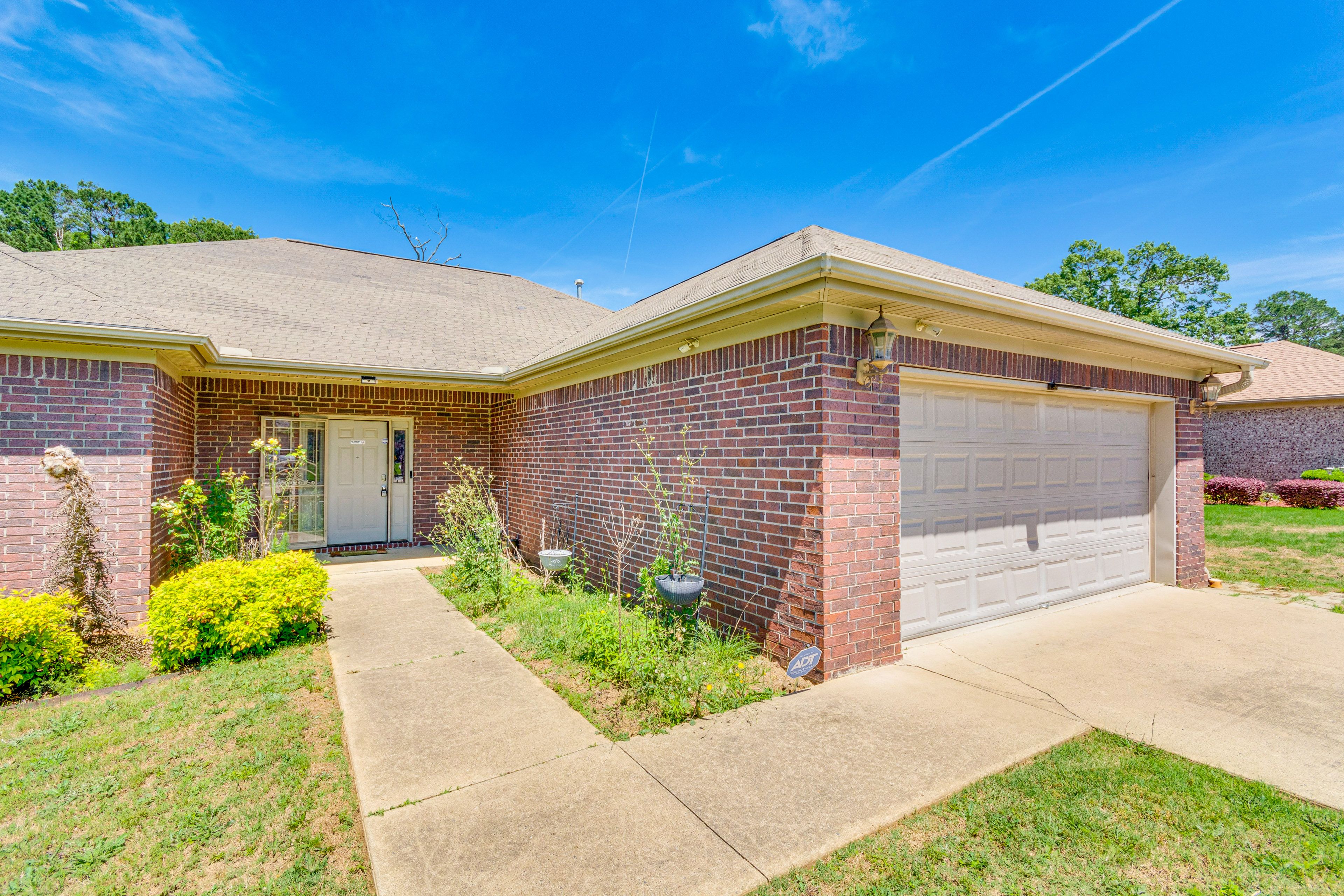 Exterior | Garage (2 Vehicles) | Driveway (3 Vehicles) | Free Street Parking