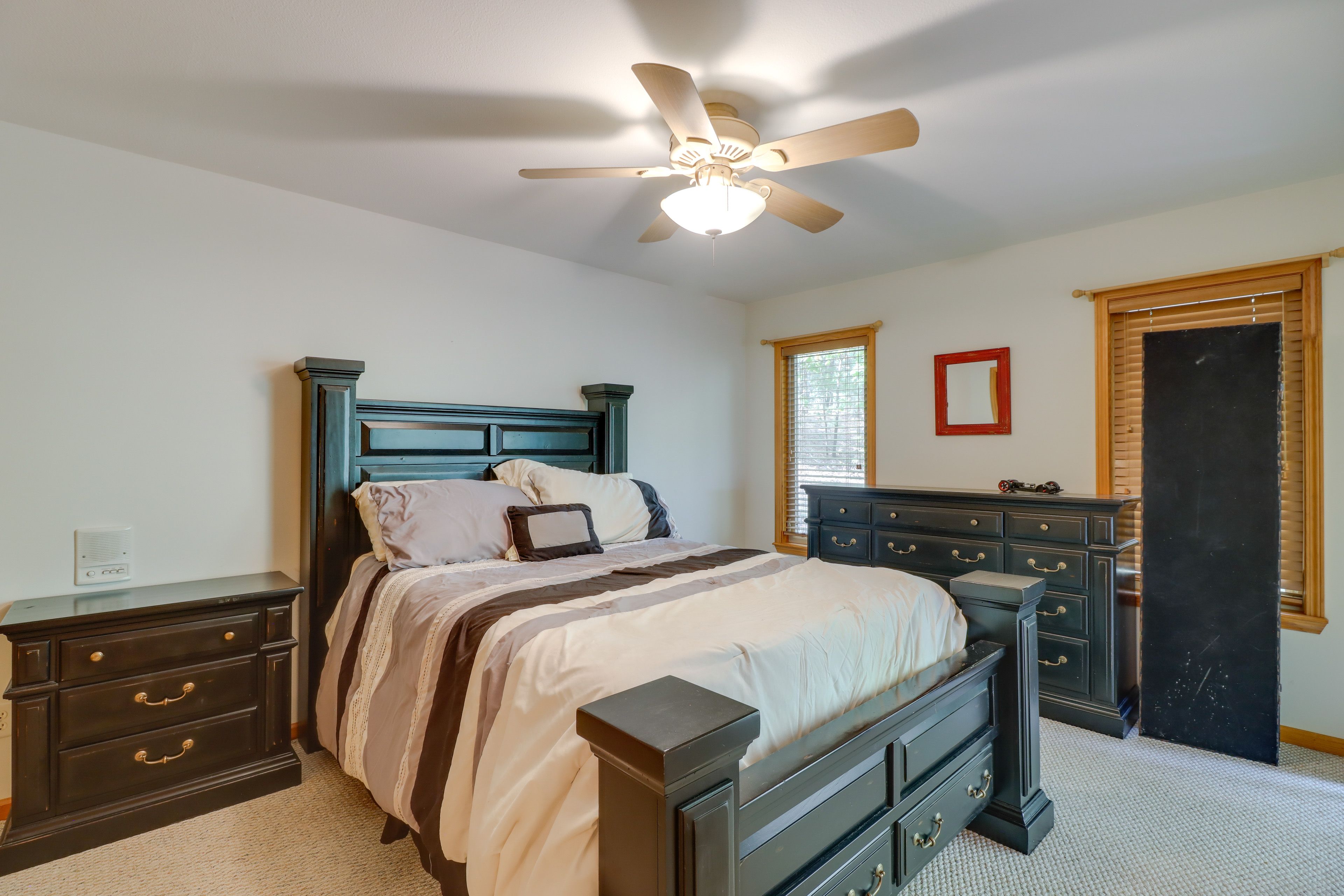 Bedroom 4 | Basement | Queen Bed | En-Suite Bathroom
