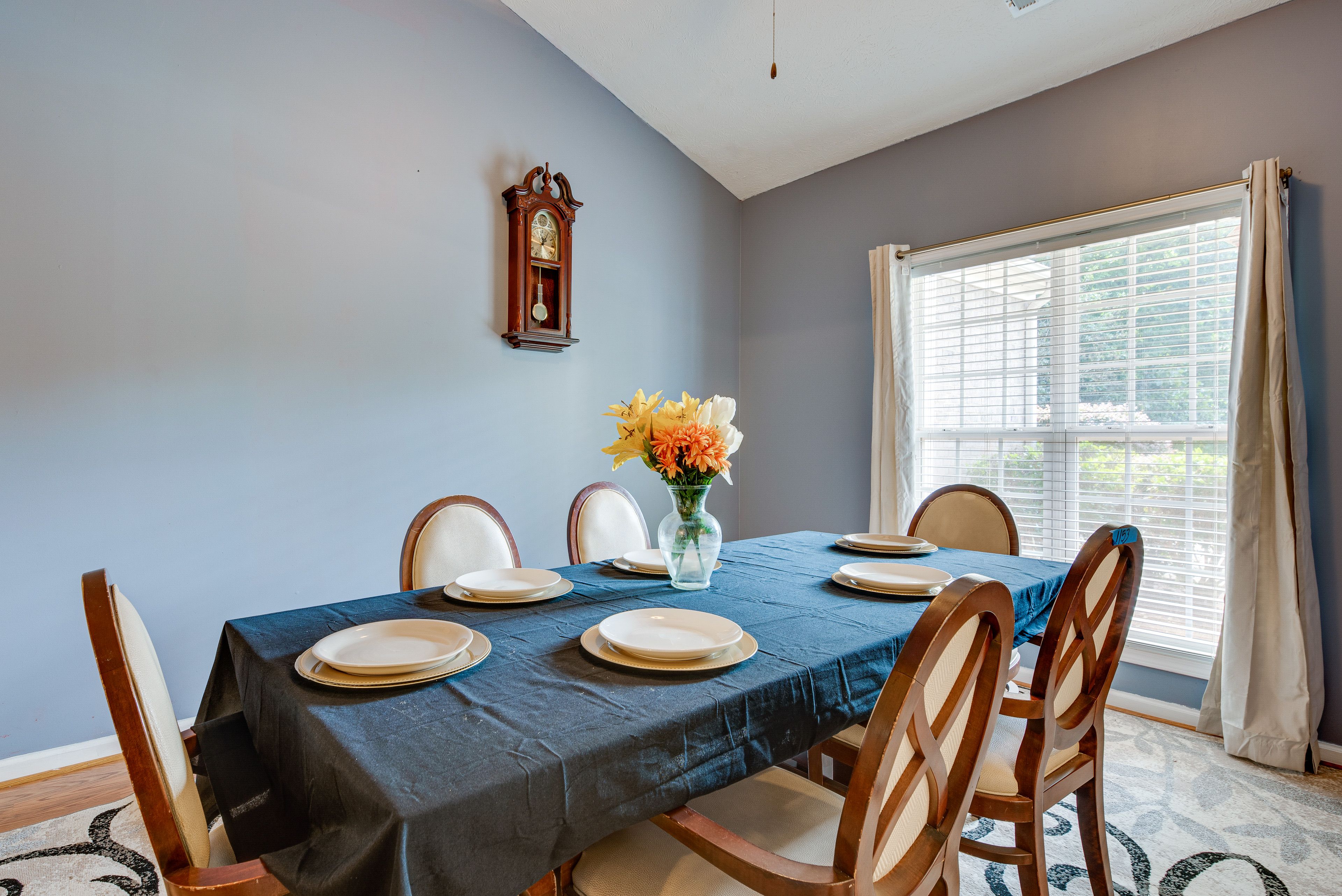 Dining Room | Dishware & Flatware Provided