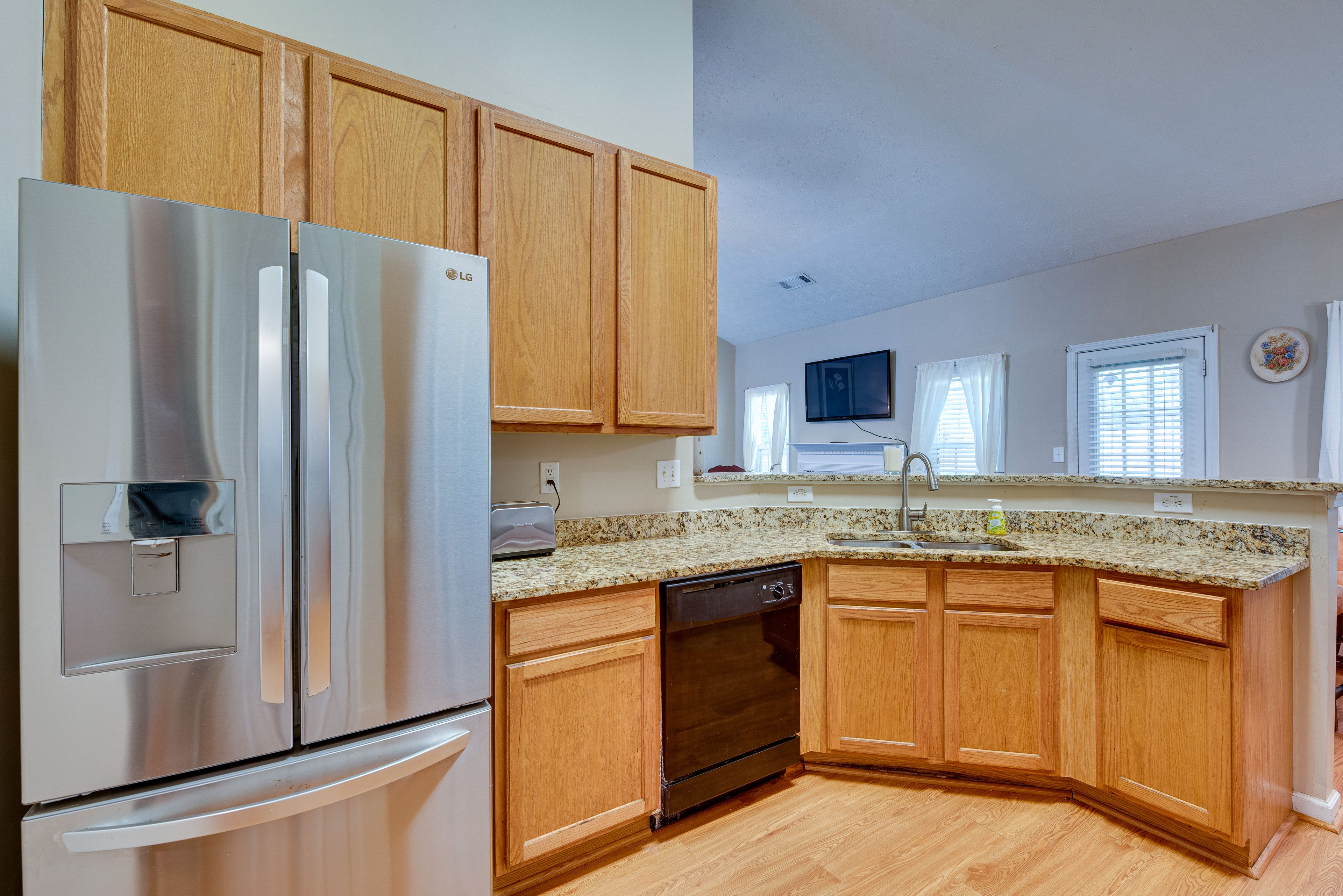 Kitchen | Cooking Basics & Spices | Coffee Maker | Trash Bags & Paper Towels