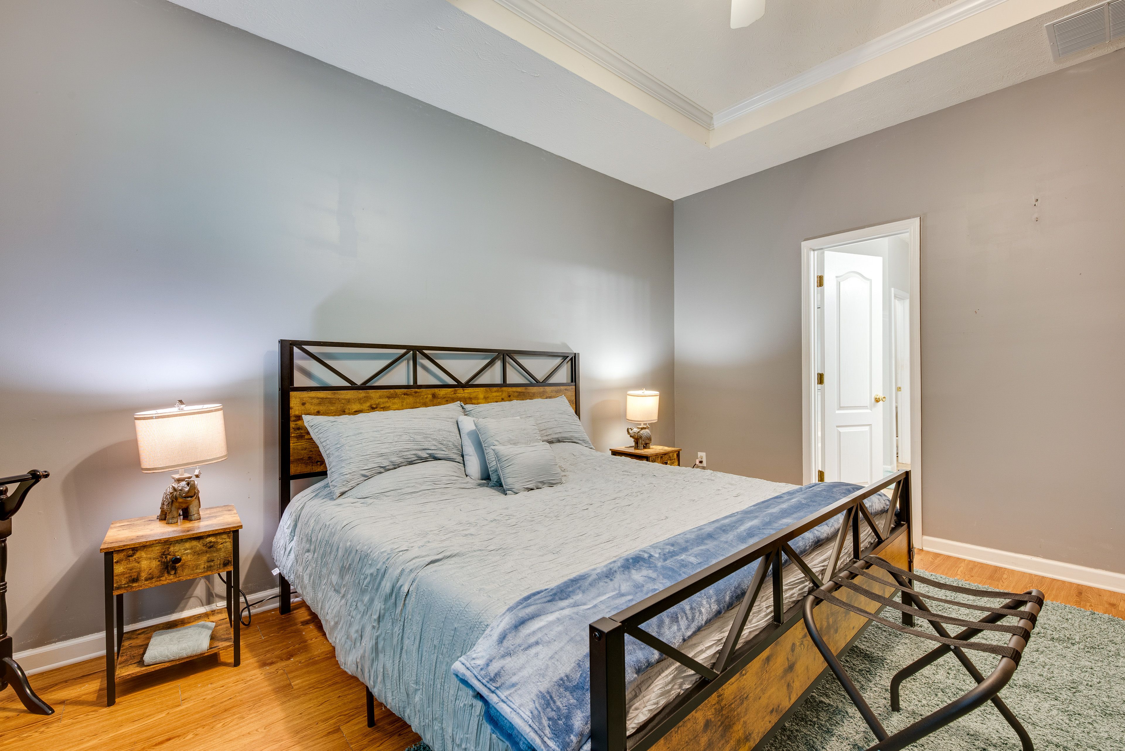 Bedroom 1 | King Bed | Smart TV | Linens Provided