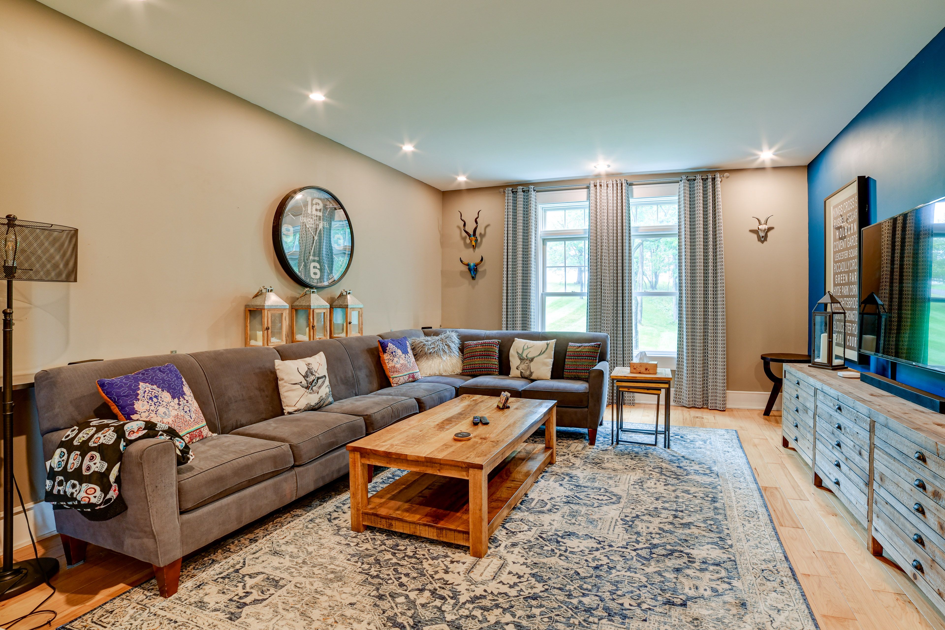 Sitting Room | Free WiFi | Smart TV | Central A/C & Heat