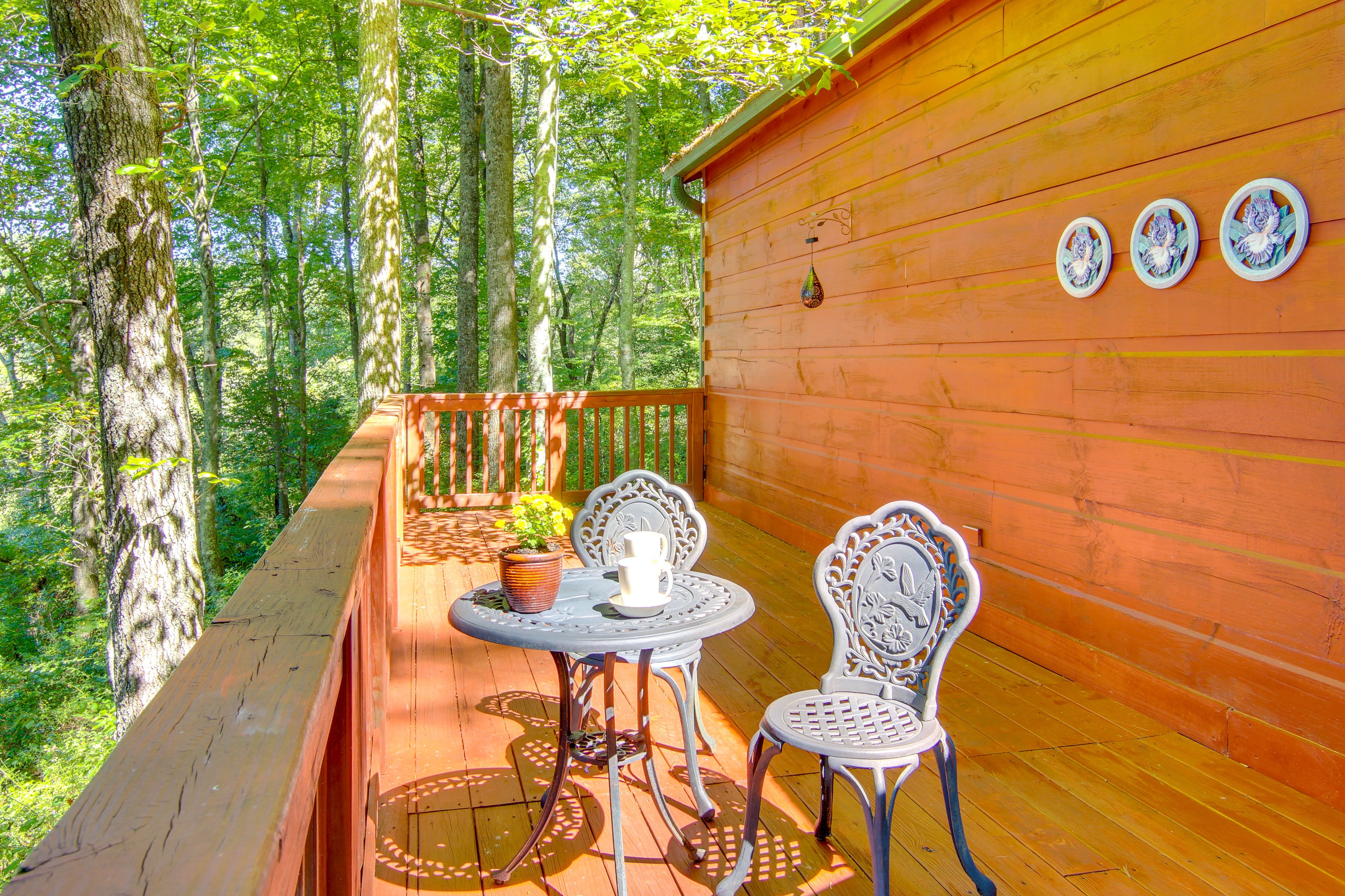 Private Deck | Outdoor Dining | Gas Grill