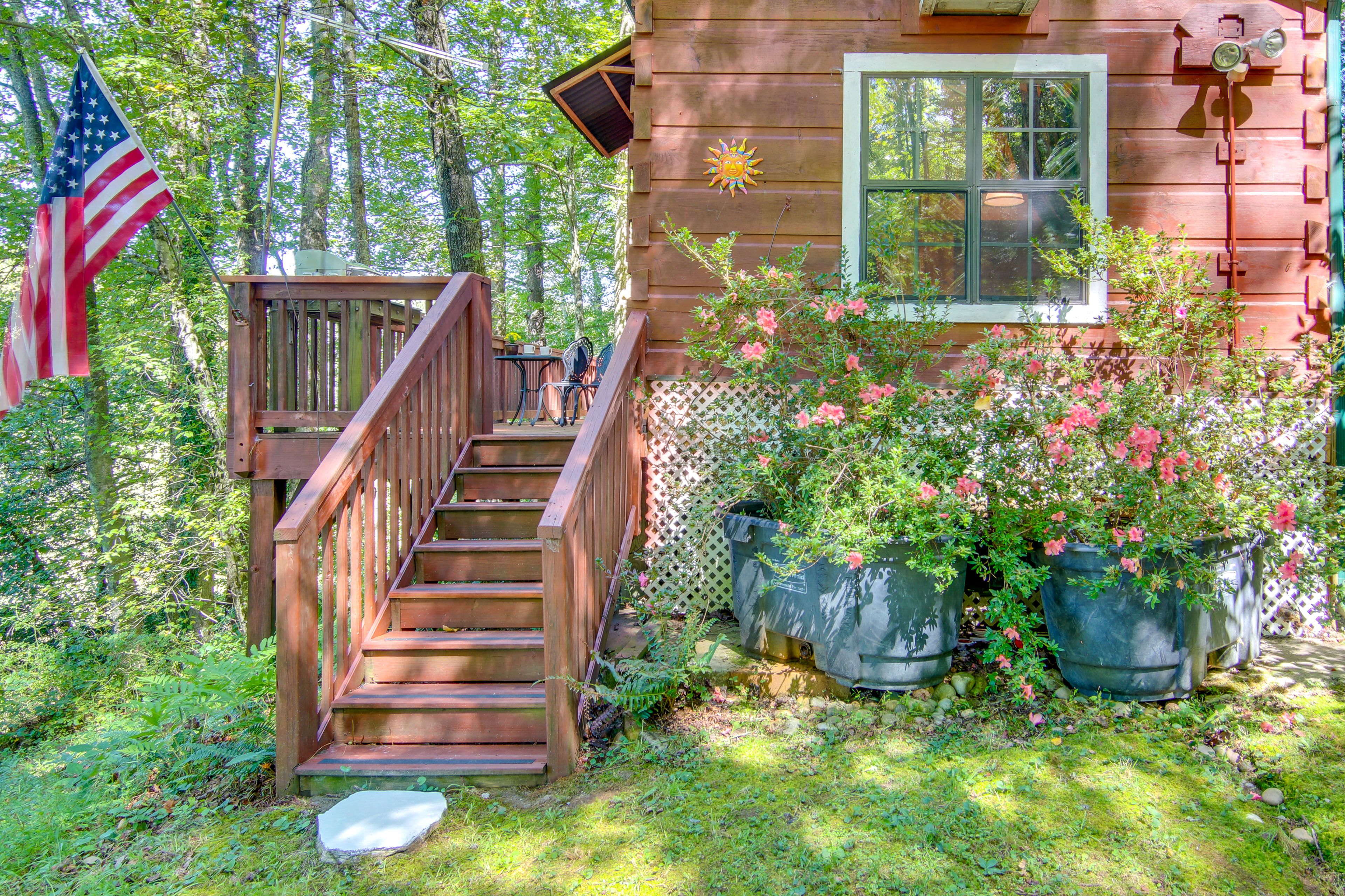 Cabin Exterior | Parking | Driveway (2 Vehicles) | RV Parking (Upon Request)