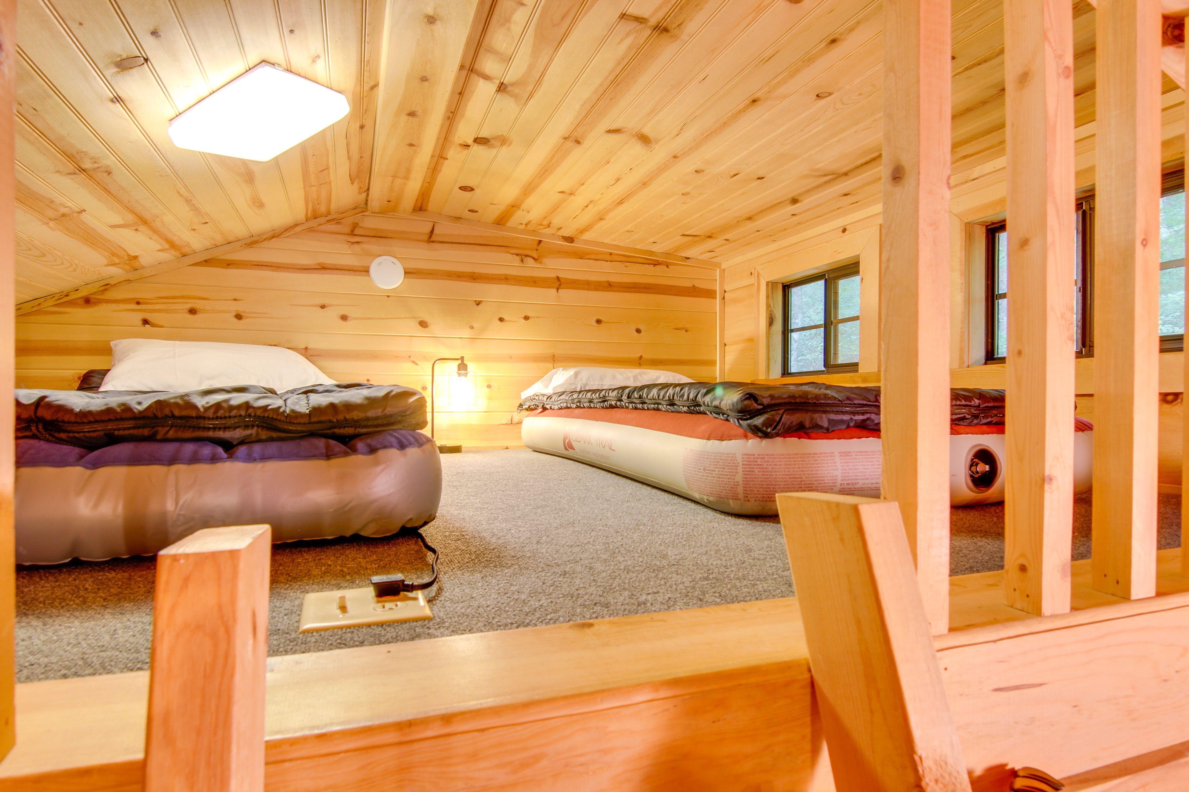 Loft | 2 Twin Air Mattresses | Ladder Access