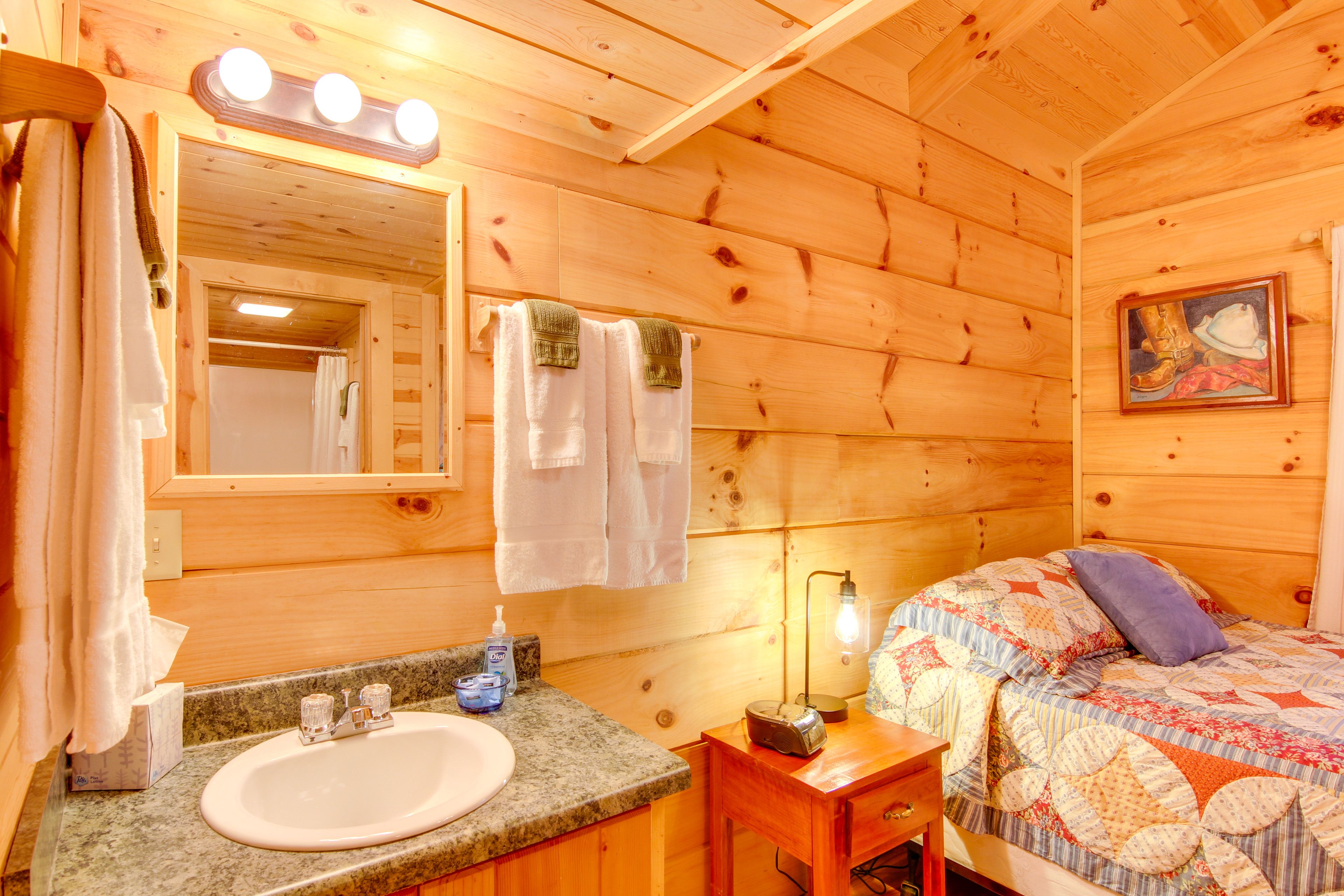 Bedroom | Queen Bed | Linens Provided | En-Suite Bathroom