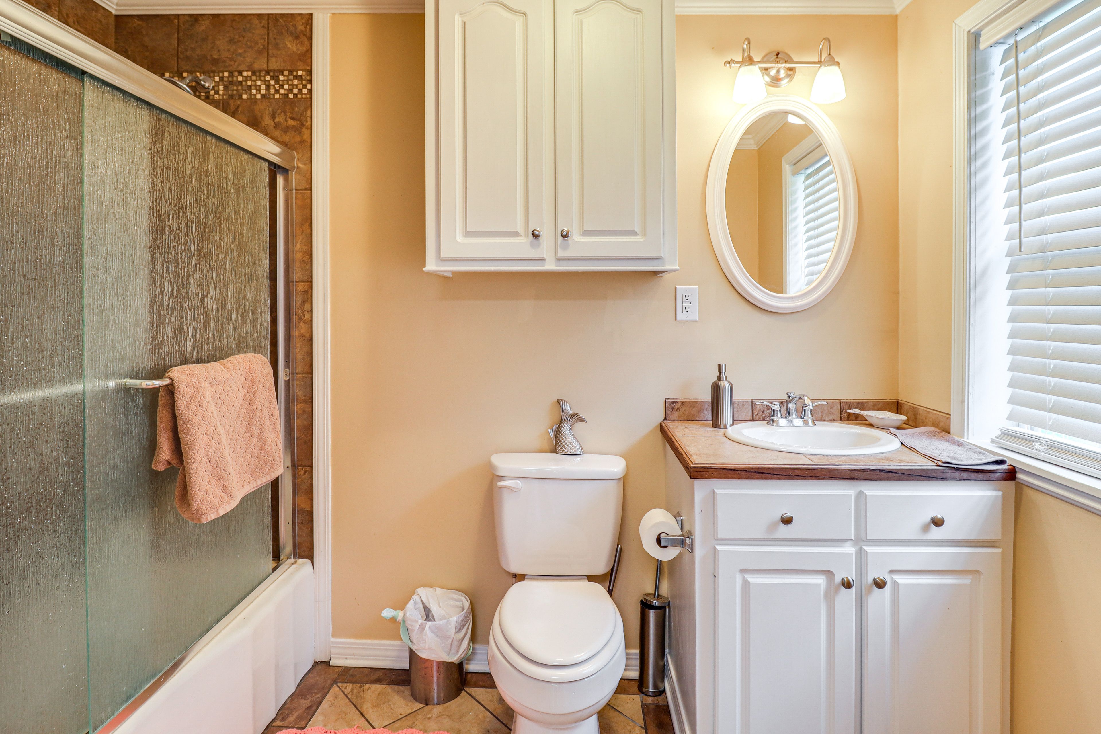 Full Bathroom | Hair Dryer