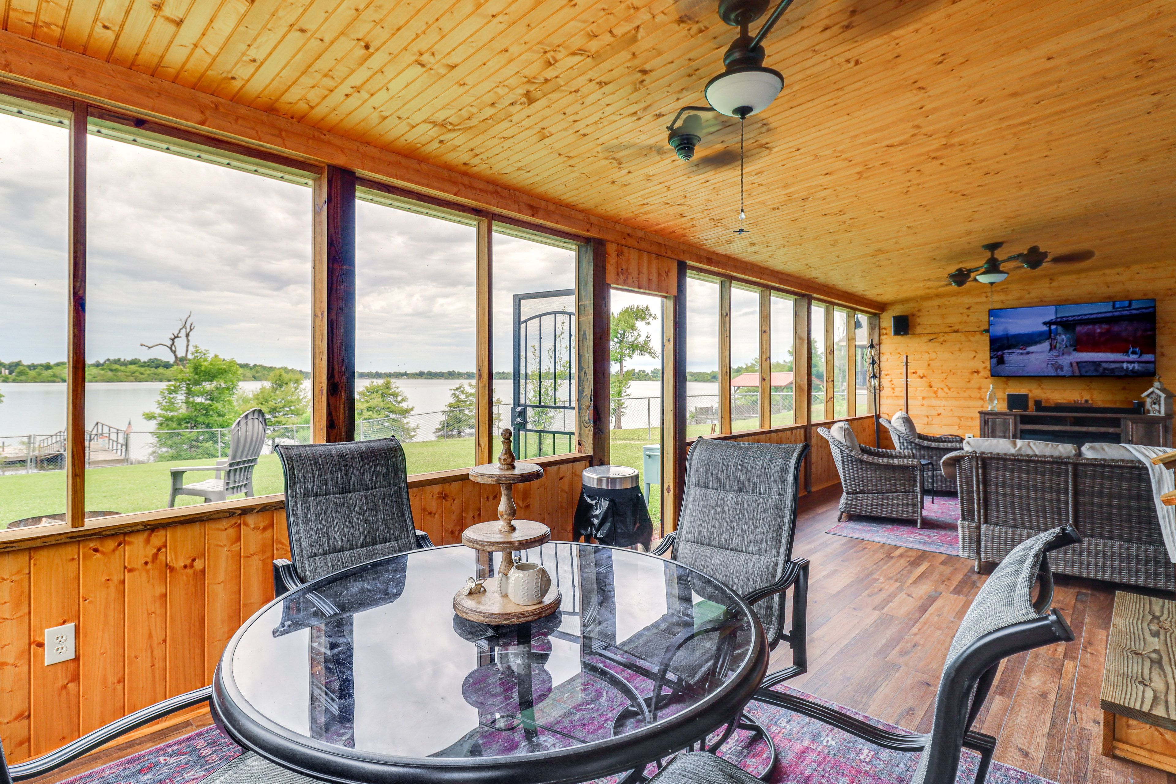 Screened Porch | Gas Grill | Dining Areas
