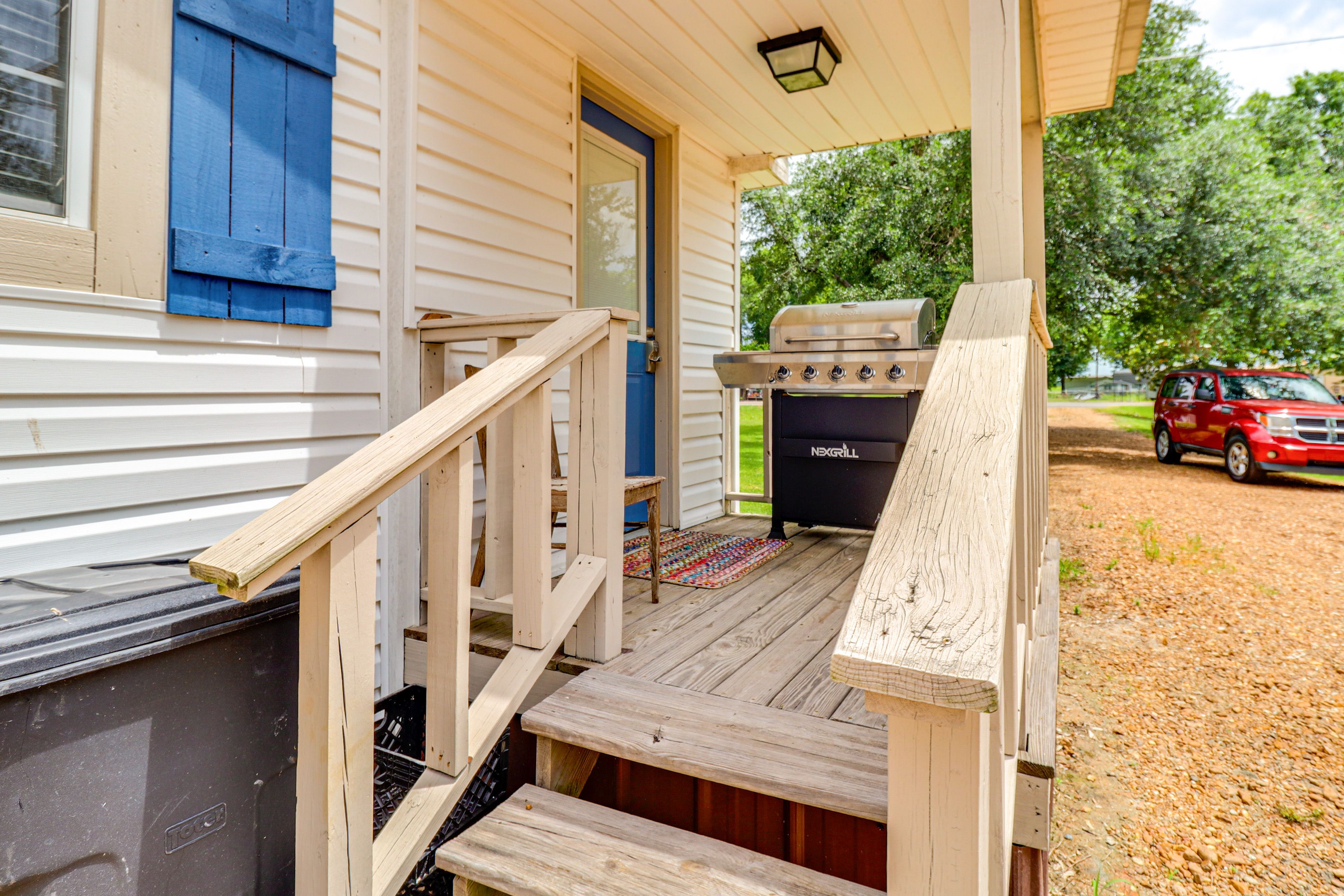 Exterior | Front Entry