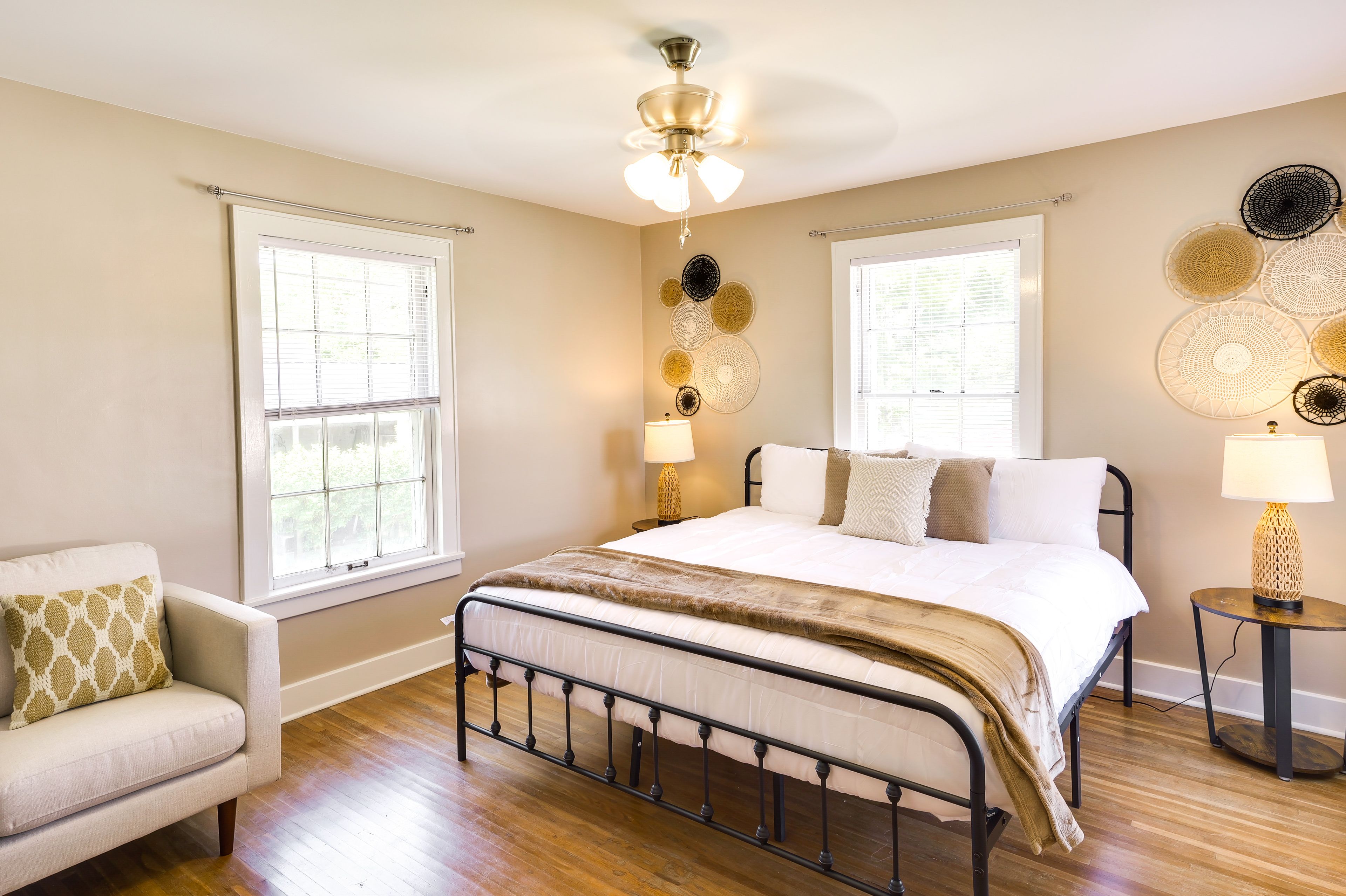 Bedroom 1 | King Bed
