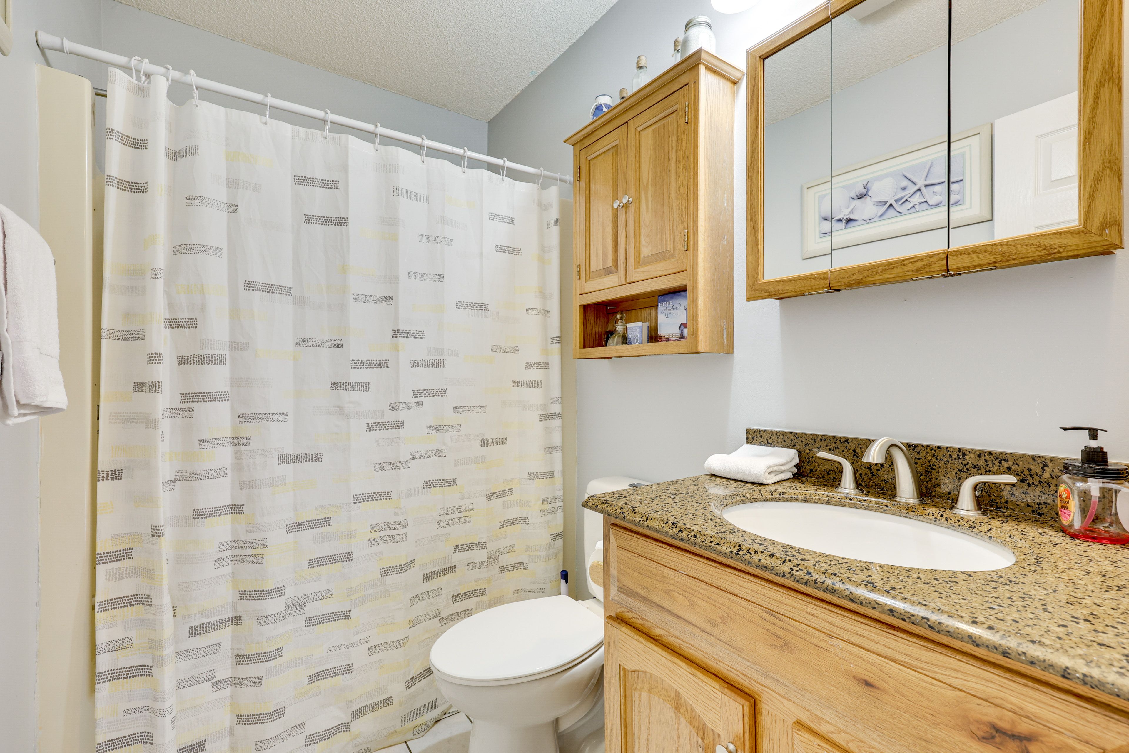 Full Bathroom | Main Floor