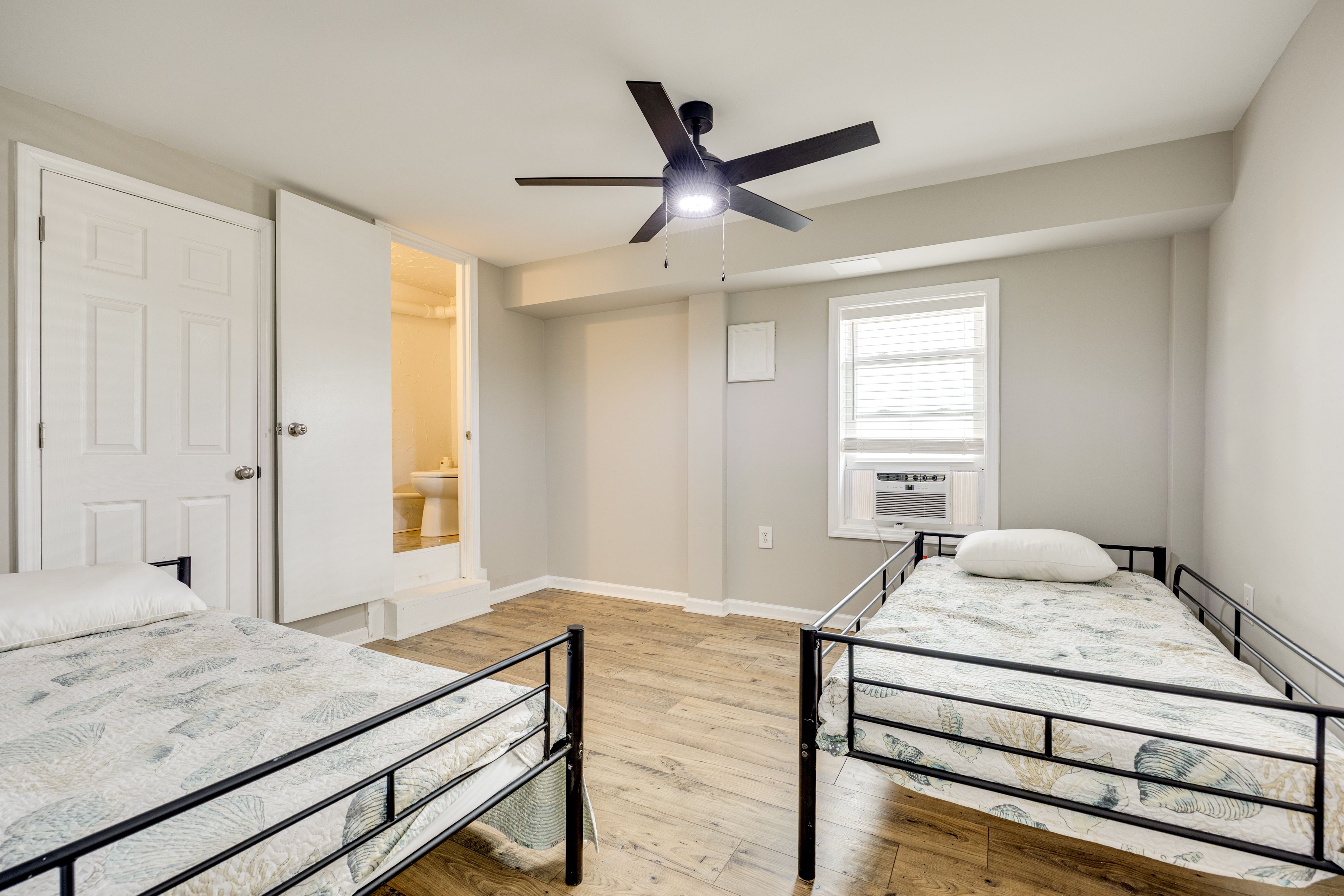 Bedroom 5 | Ground Floor | Window A/C Unit | 2 Twin Beds