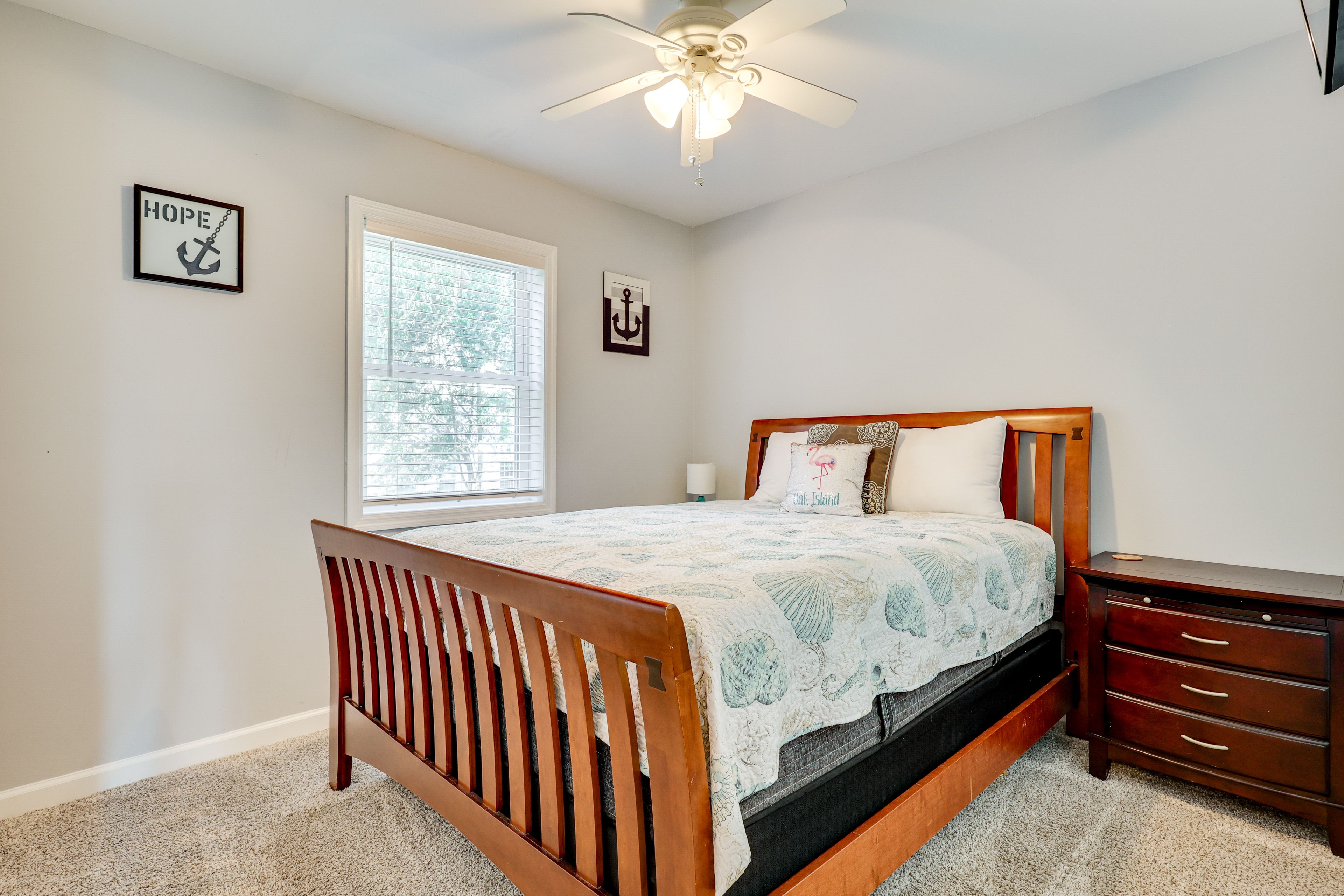 Bedroom 2 | Main Floor | Queen Bed | Smart TV