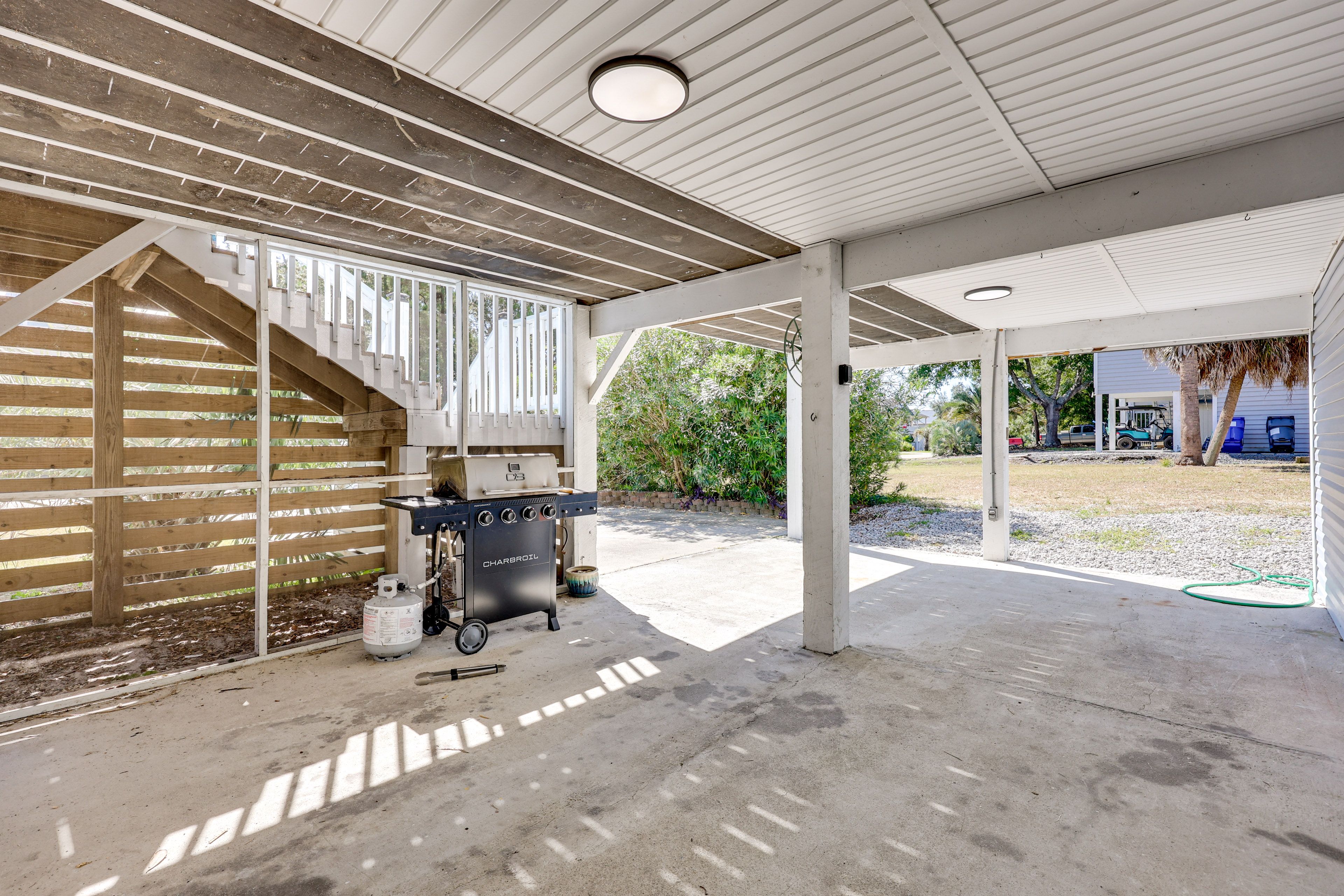 Covered Patio | Gas Grill