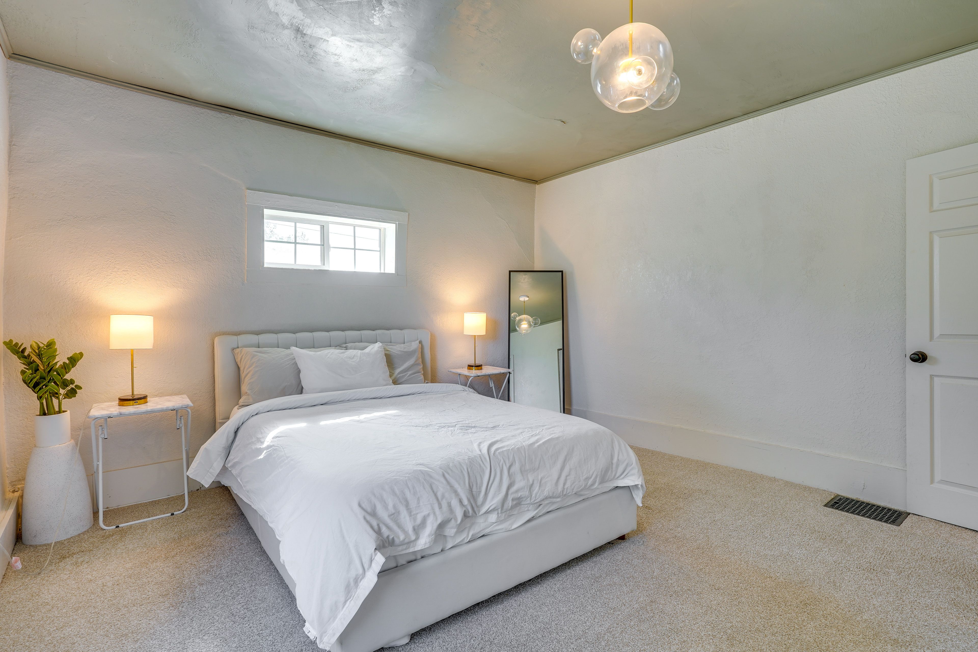 Bedroom 2 | Queen Bed | 1st Floor