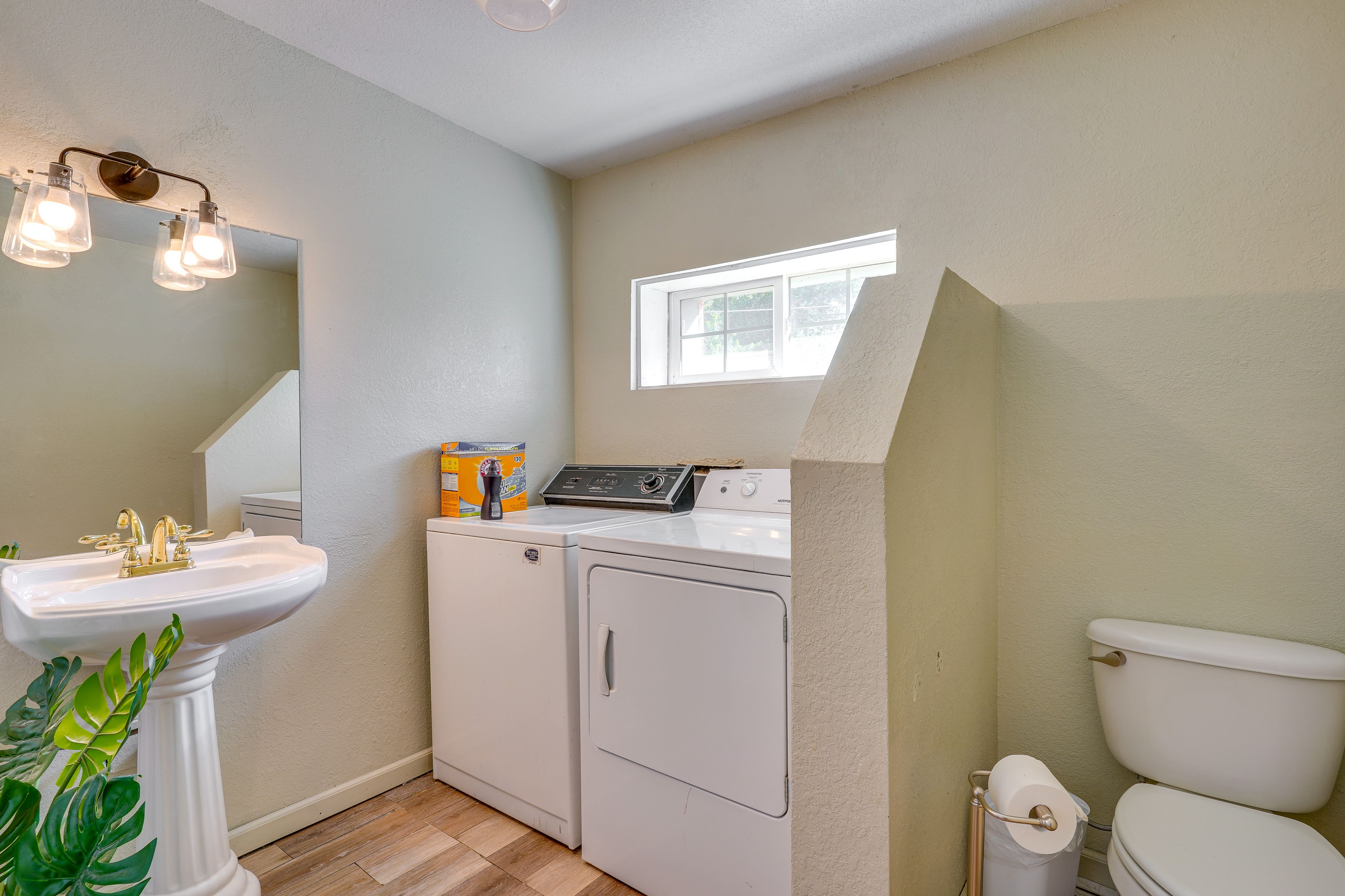 Half Bathroom | Laundry | Detergent Provided | 1st Floor