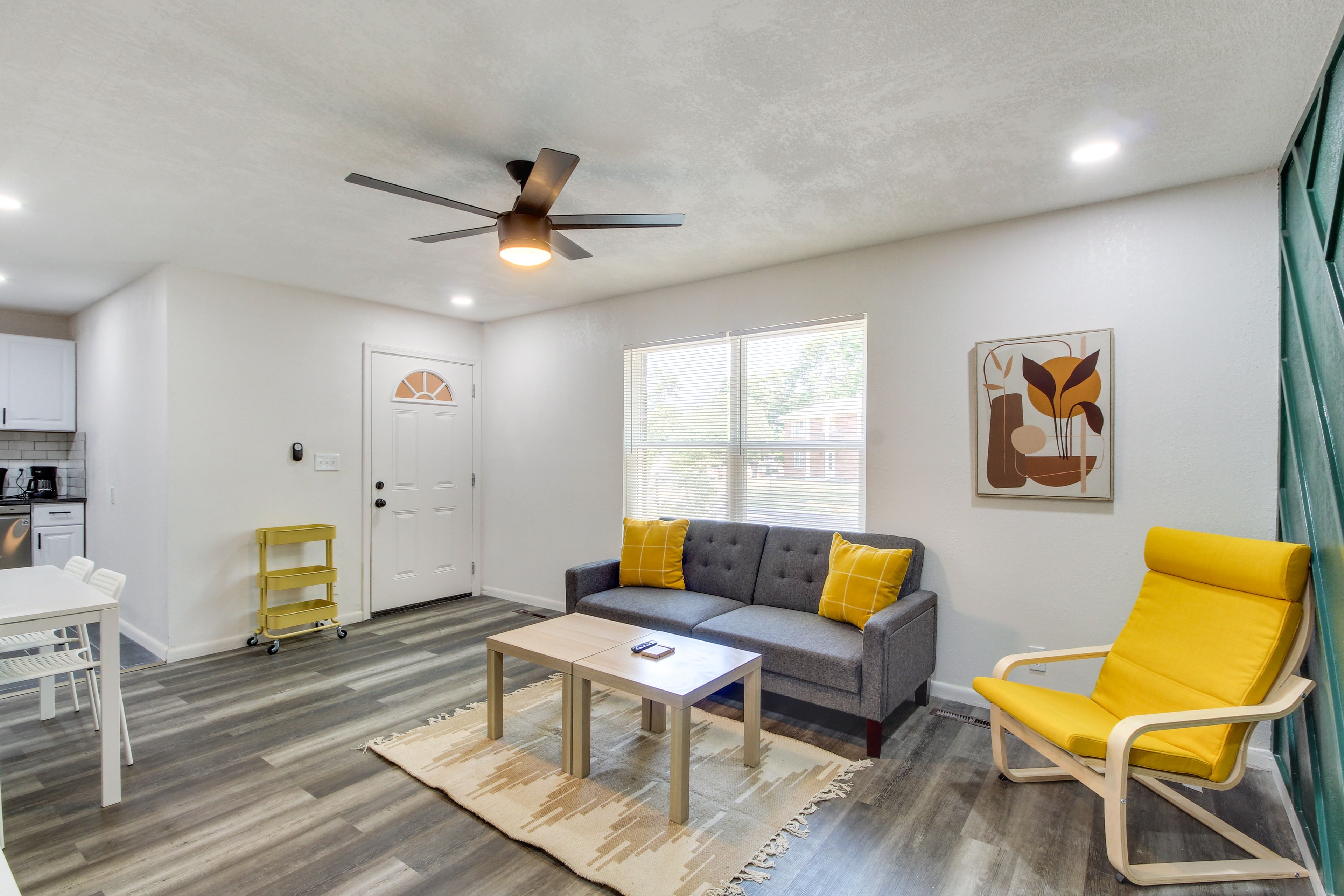 Living Room | Smart TV | Central A/C & Heat