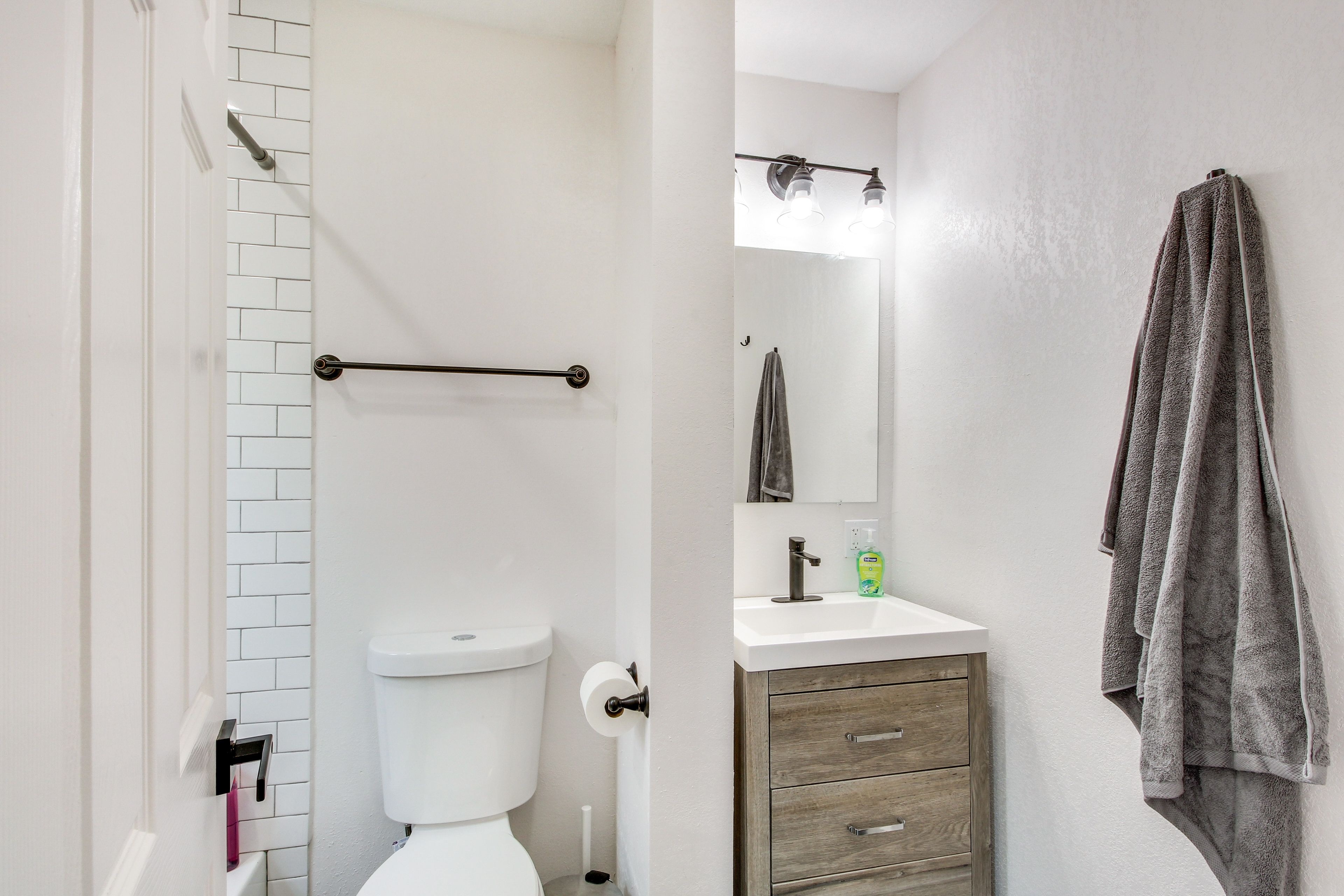 En-Suite Bathroom | Complimentary Toiletries | Hair Dryers | Towels Provided