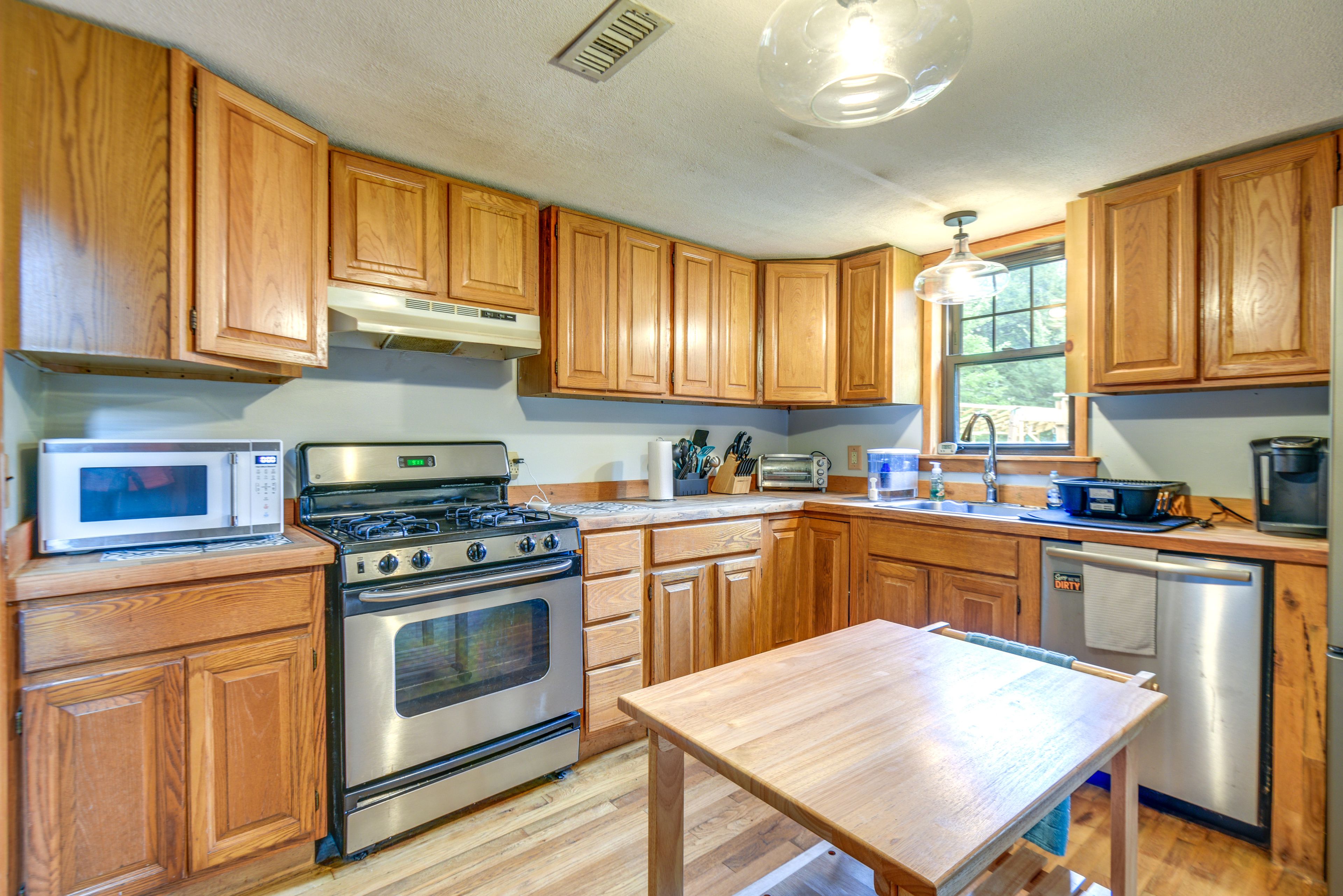 Kitchen | Cooking Basics & Spices | Coffee Maker | Trash Bags & Paper Towels