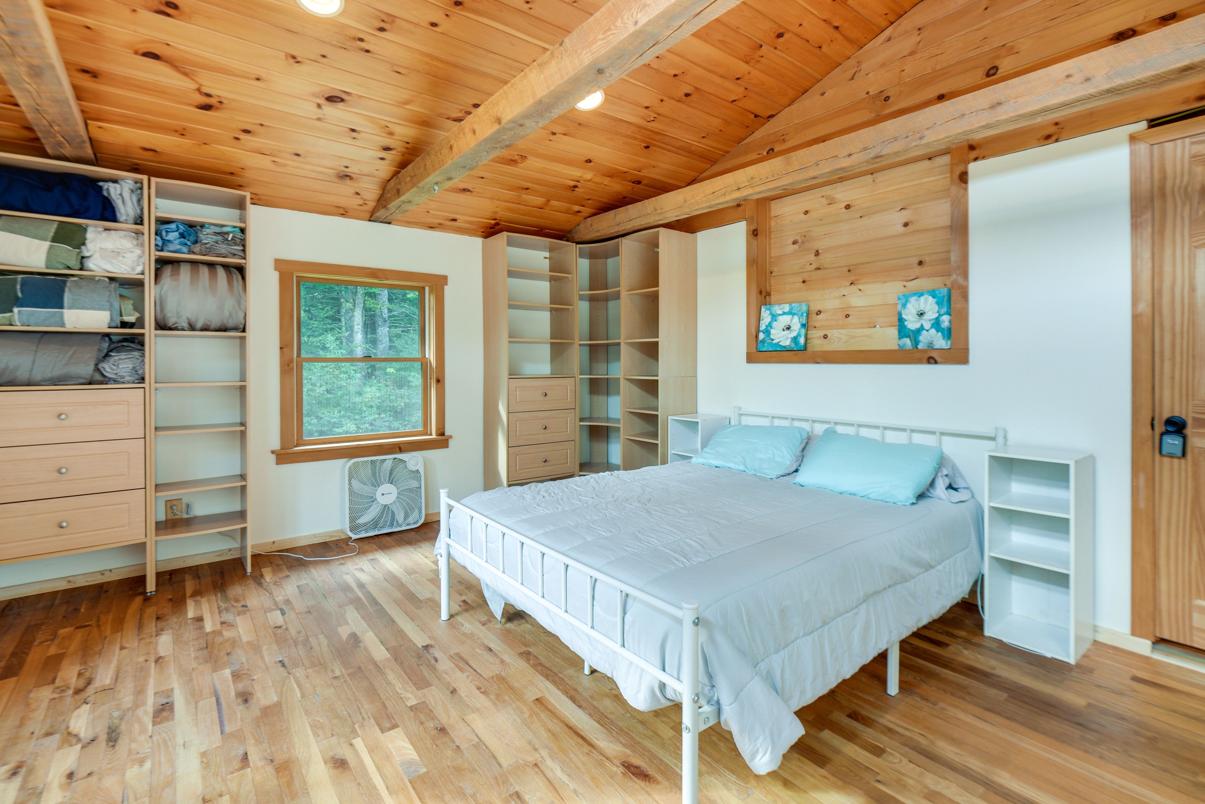 Bedroom 1 | Queen Bed | Linens Provided