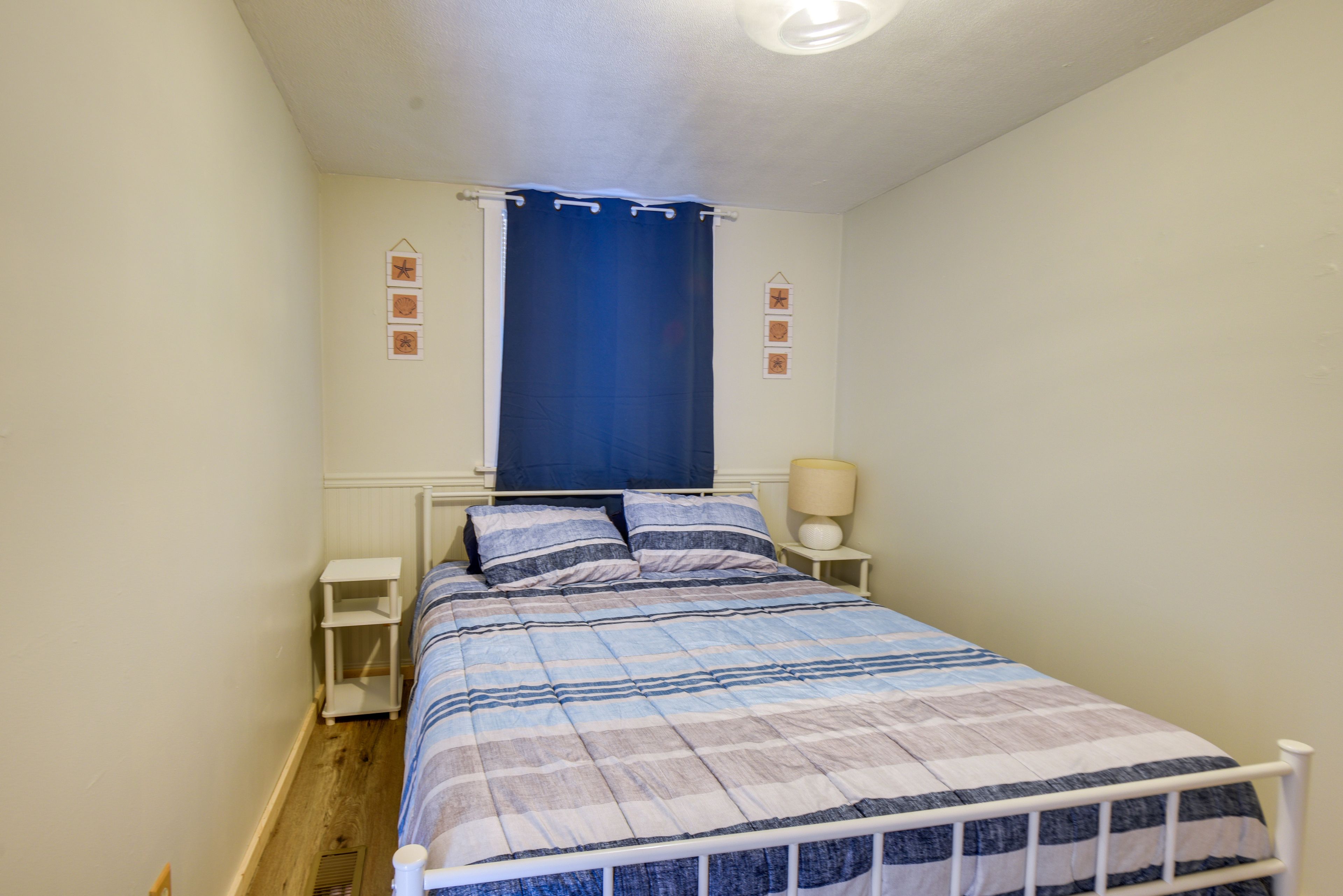 Bedroom 2 | Queen Bed
