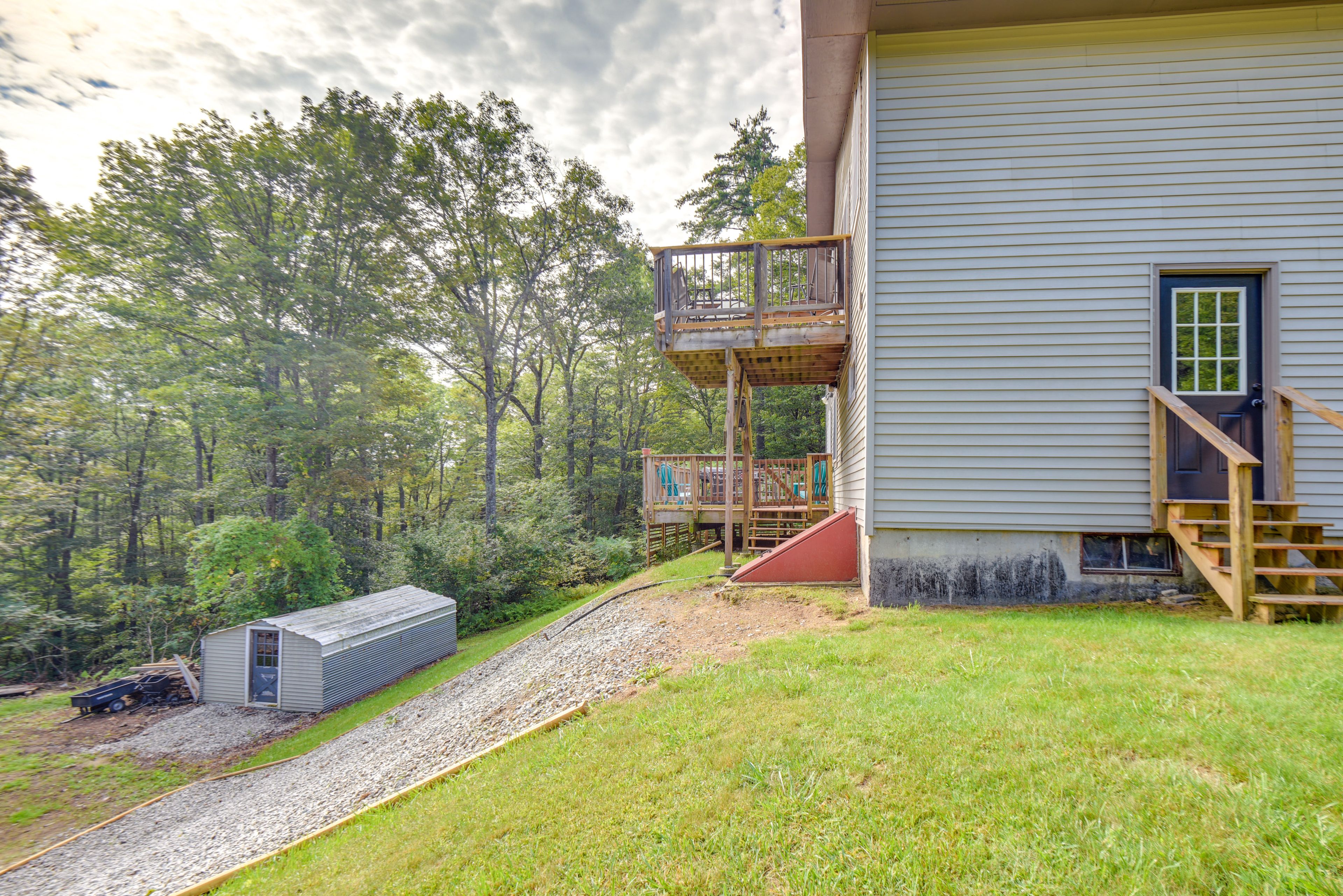 Parking | Gravel Driveway (4 Vehicles) | RVs & Trailers Allowed On-Site