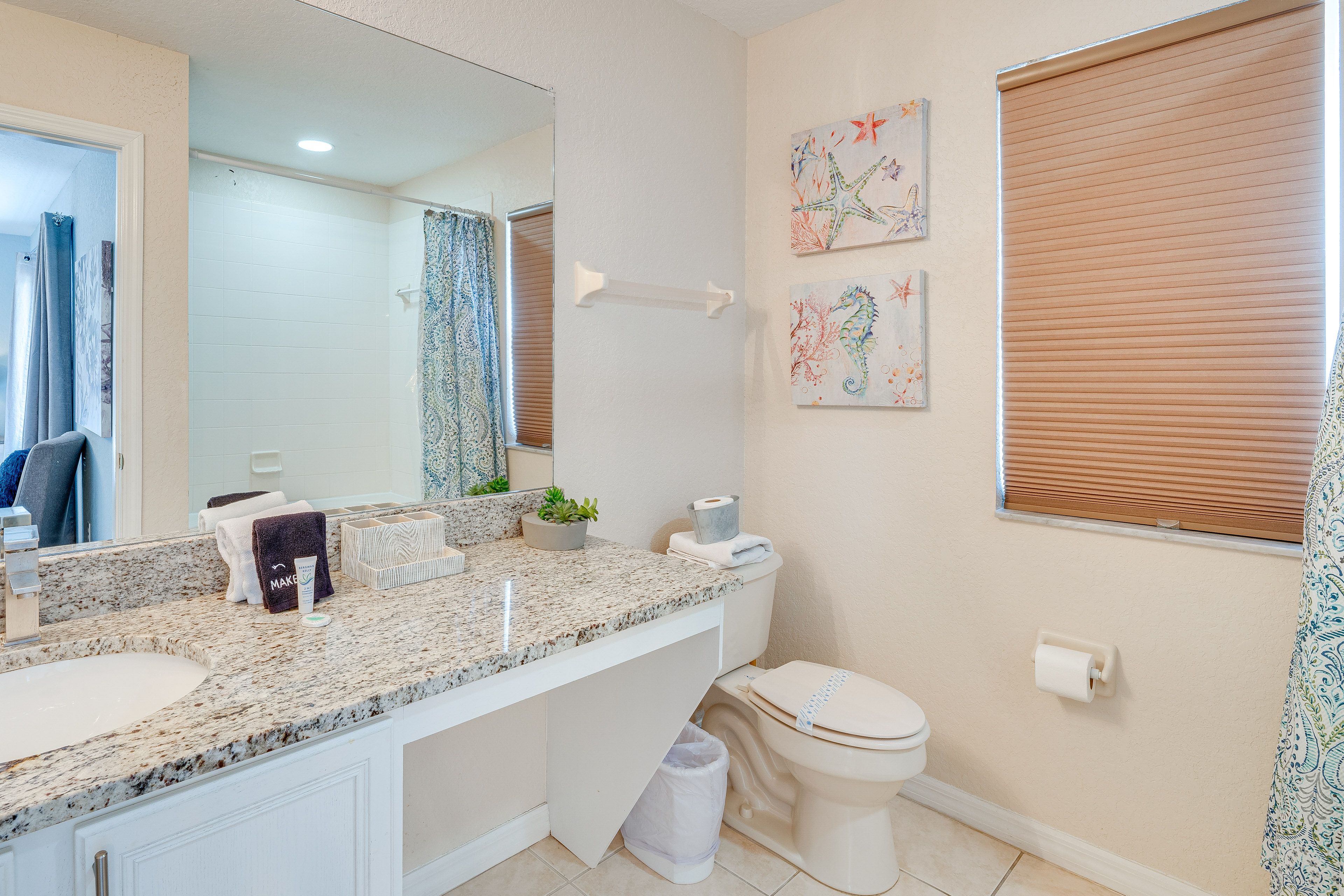 Full Bathroom | 2nd Floor | Shower/Tub Combo | Towels Provided | Hair Dryers