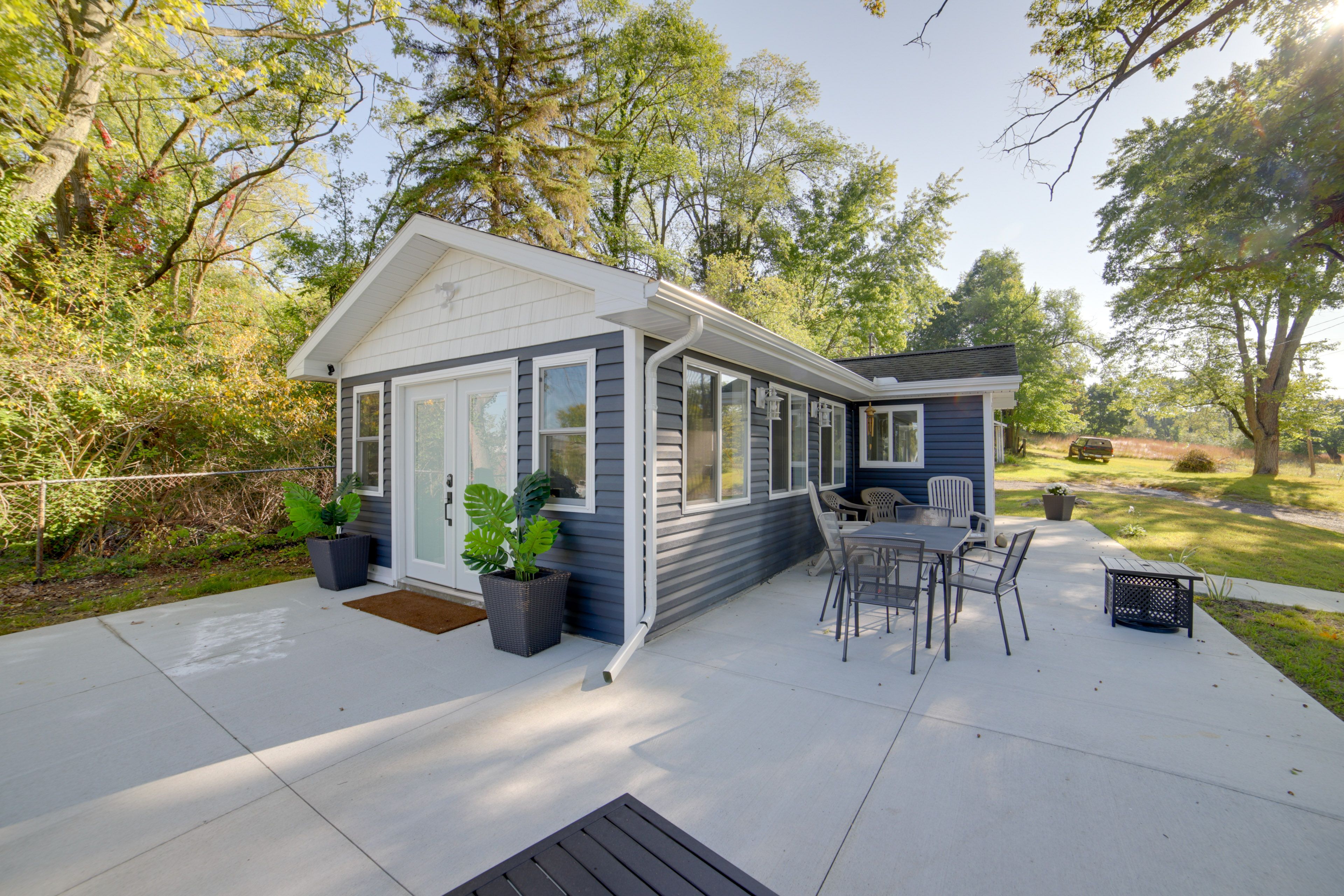 Grass Lake Vacation Rental | 600 Sq Ft | 1BR | 1BA | Step-Free Access