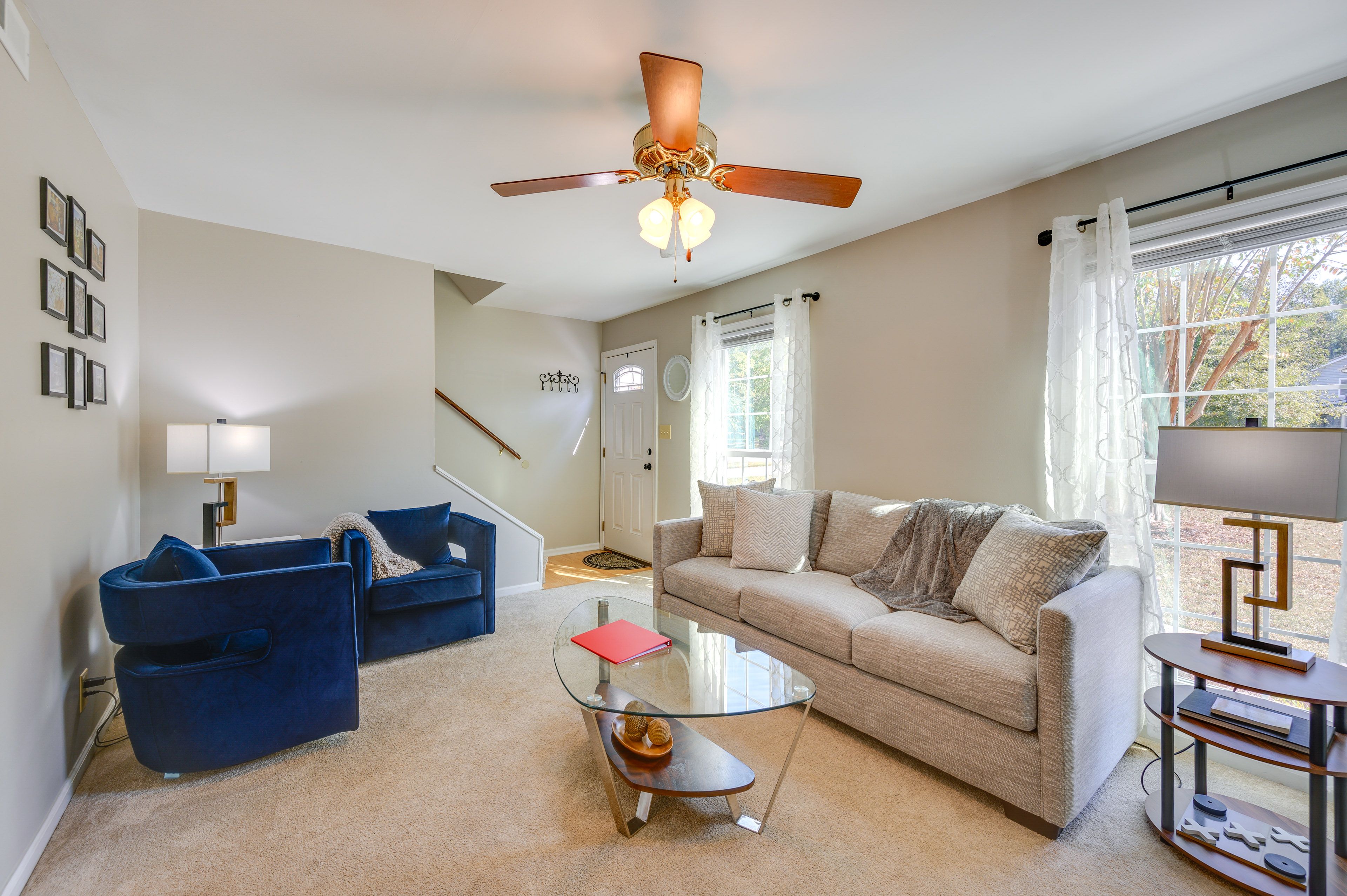 Living Room | 1st Floor | Smart TV