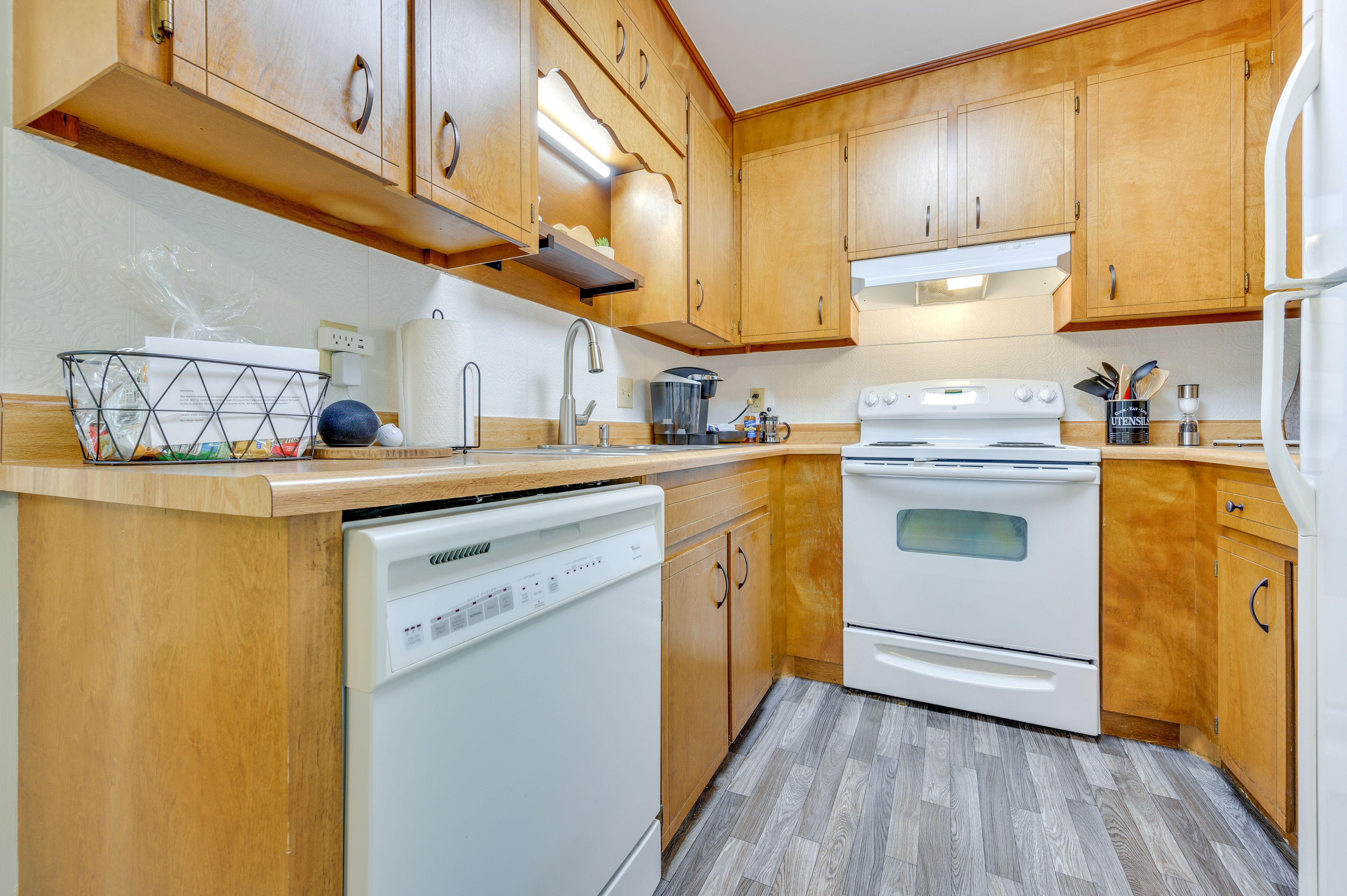 Kitchen | 1st Floor | Toaster | Blender